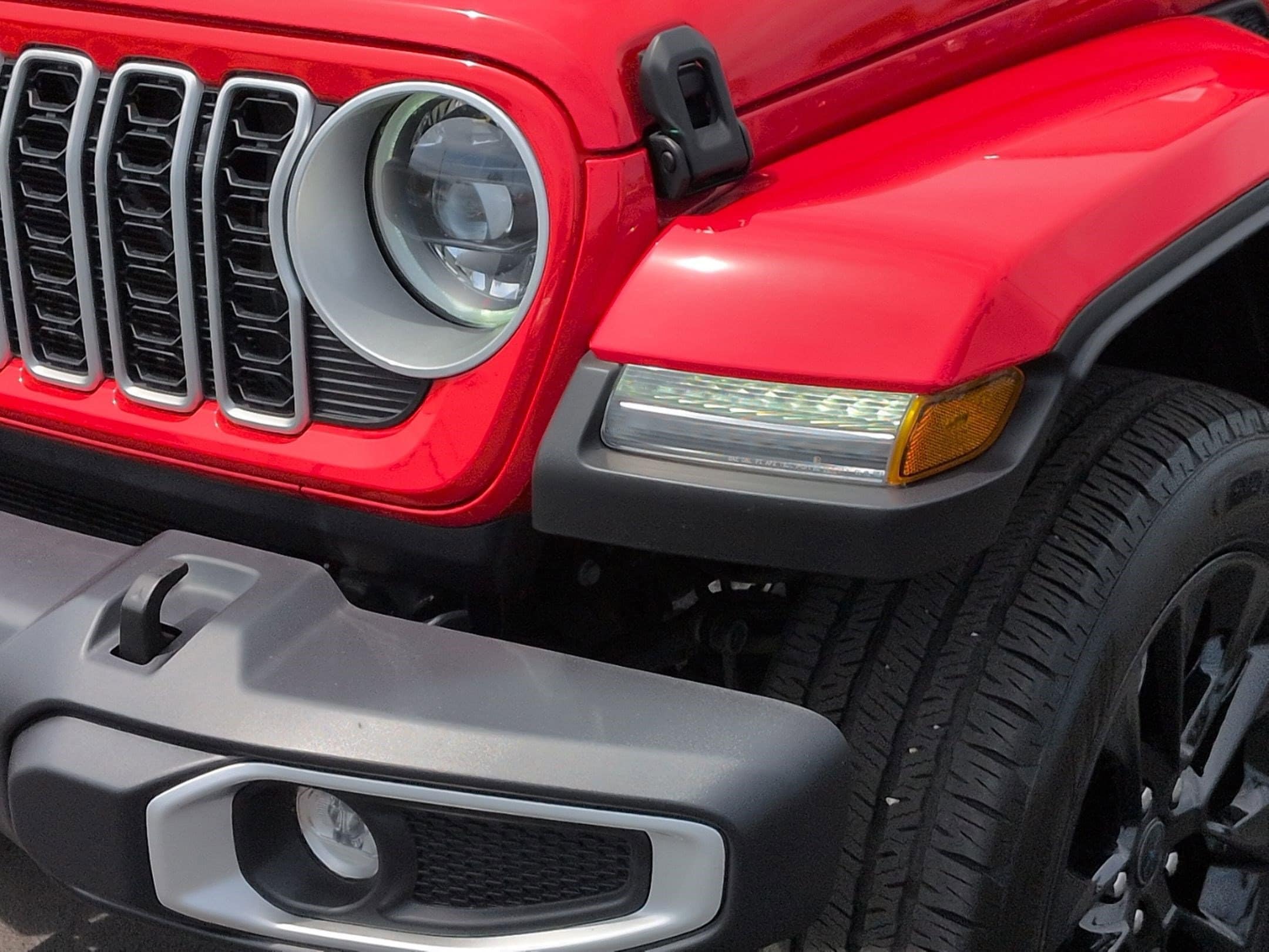 2025 Jeep Wrangler 4xe Sahara photo 4