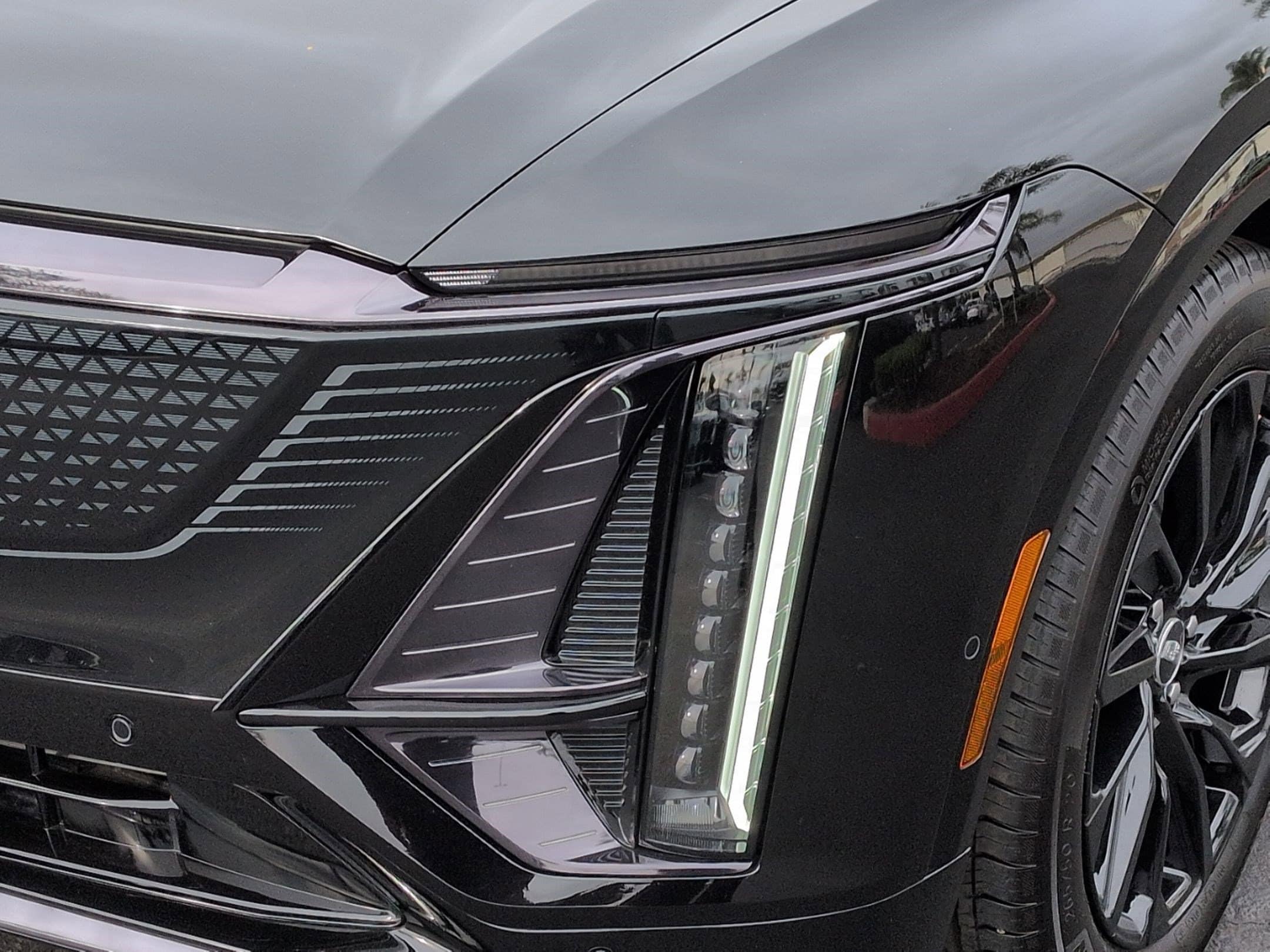 2025 CADILLAC Lyriq Sport photo 4