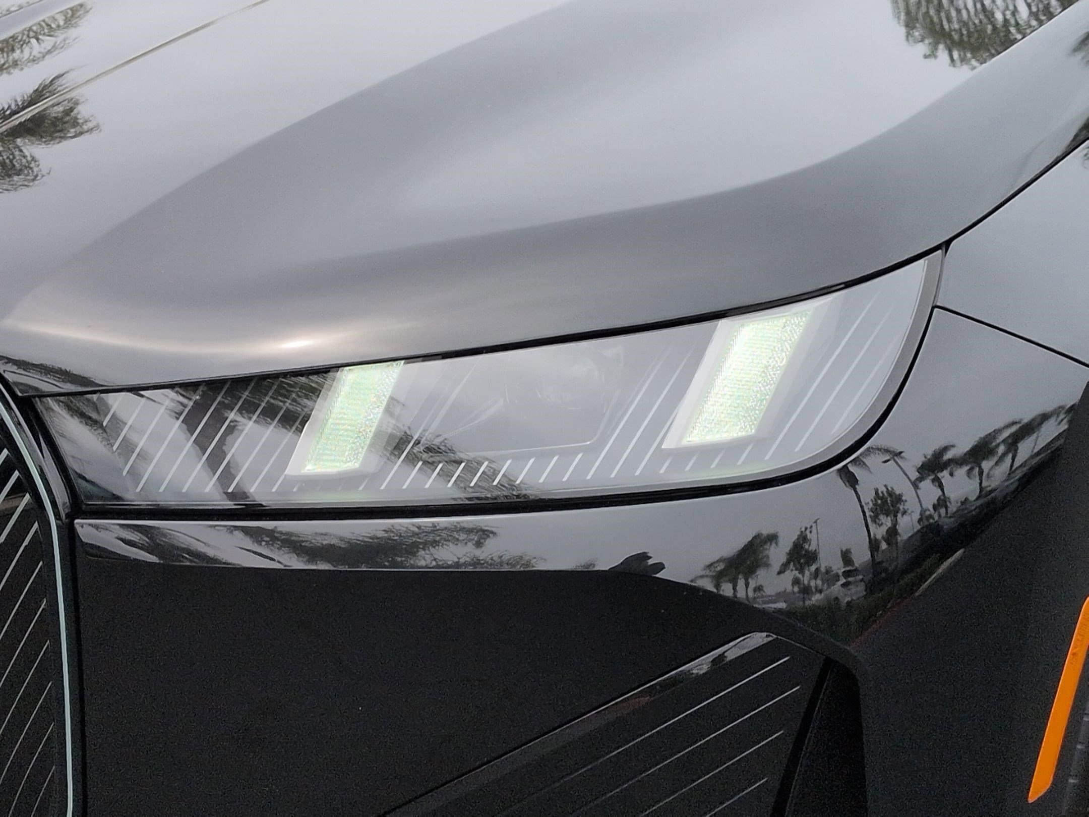 2026 BMW iX xDrive60 photo 4