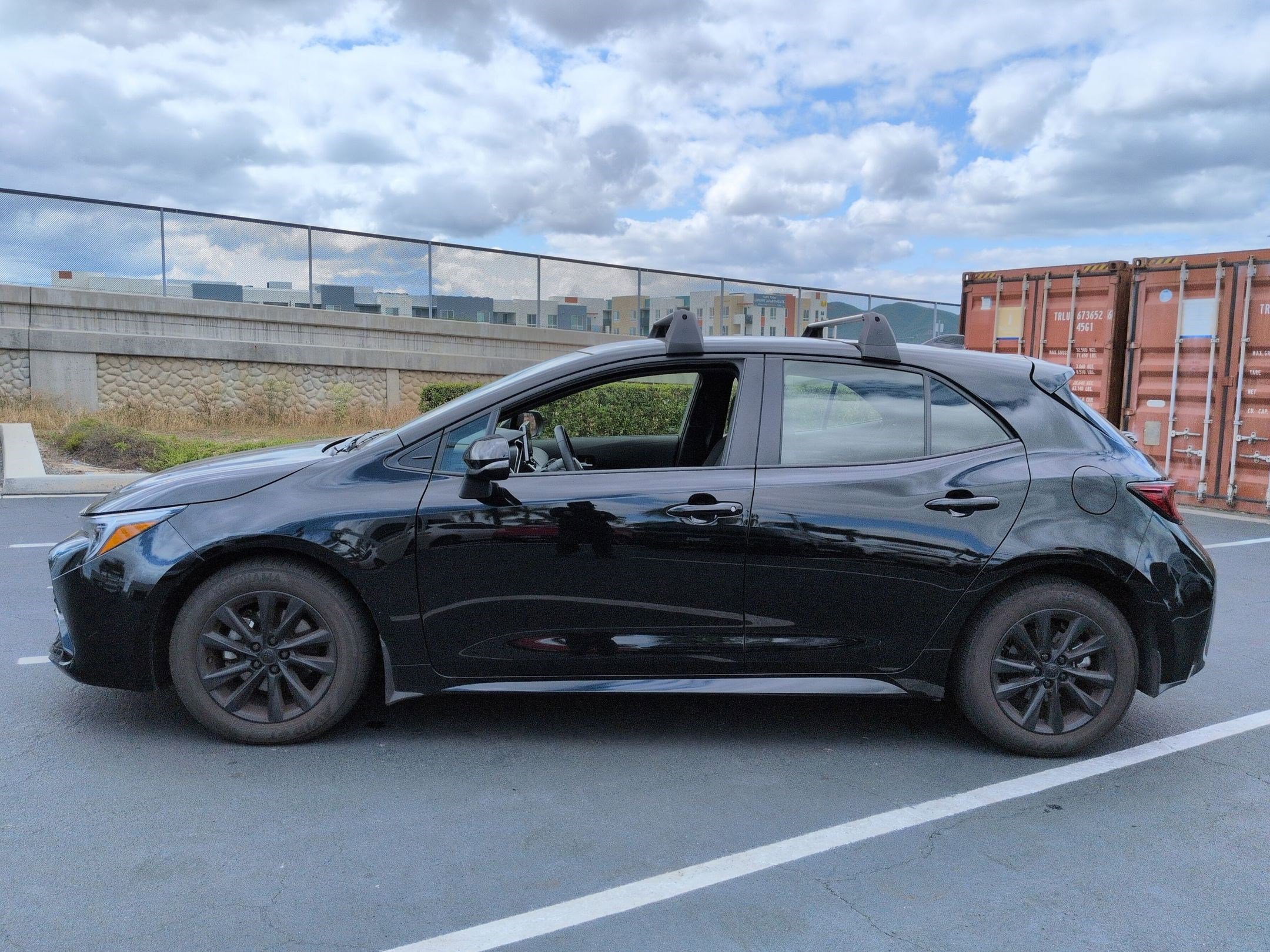 2025 Toyota Corolla Hatchback SE photo 5