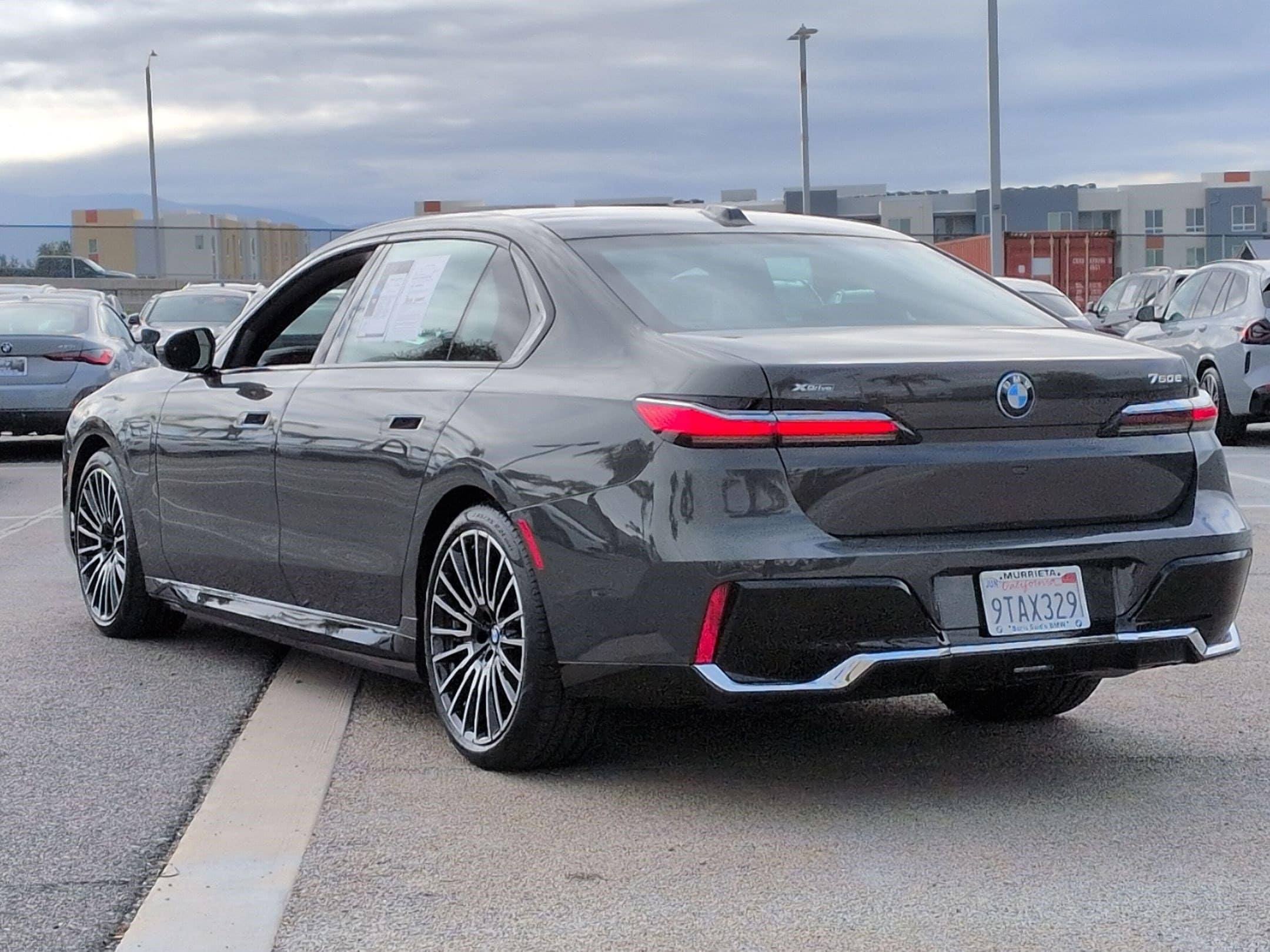 2025 BMW 7 Series 750e xDrive photo 6