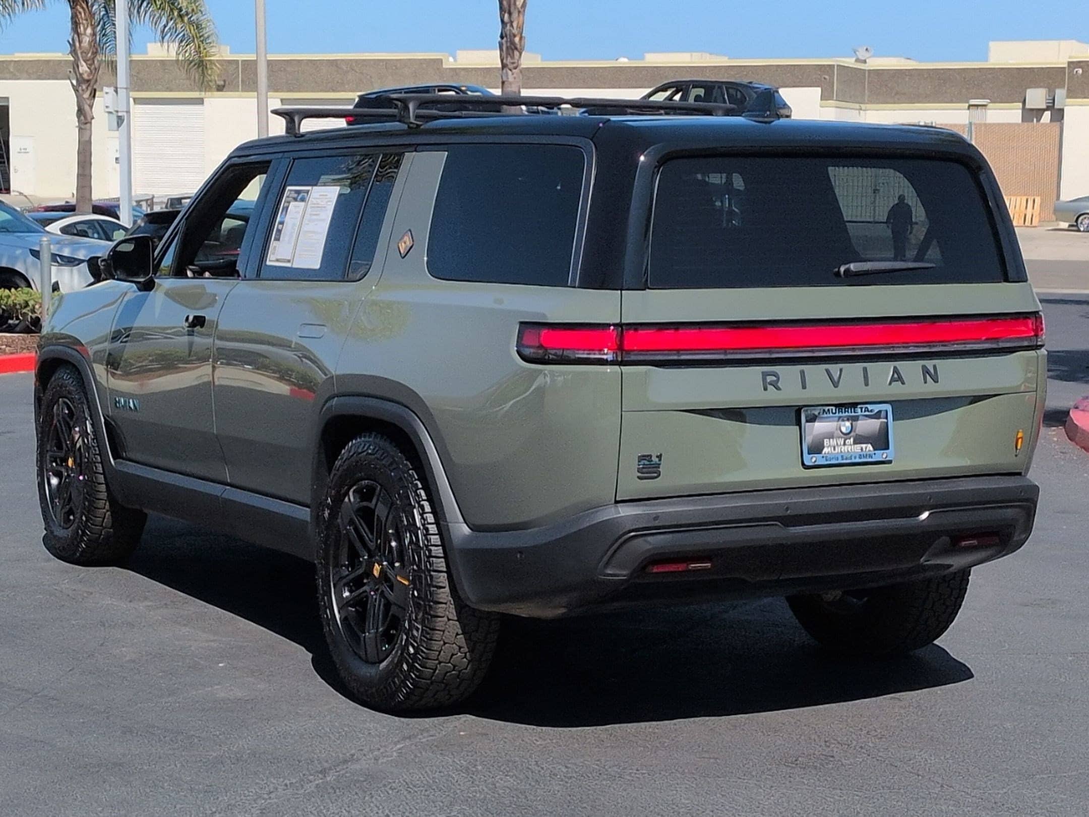 Rivian R1S