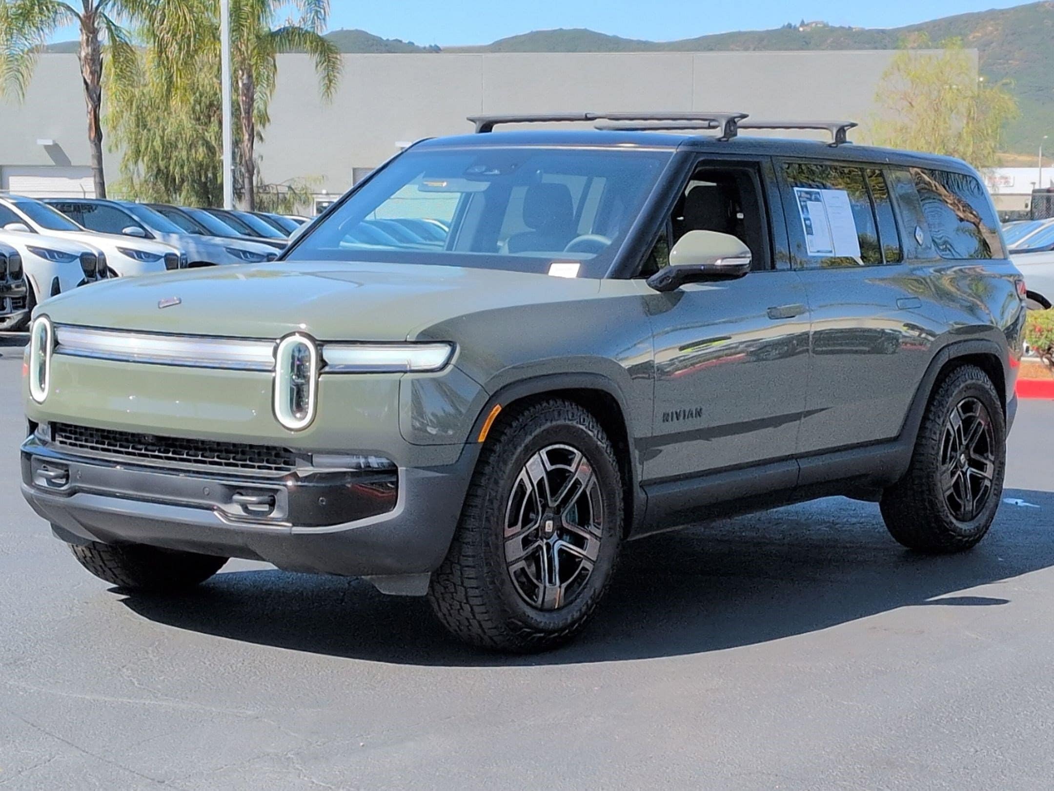 Rivian R1S