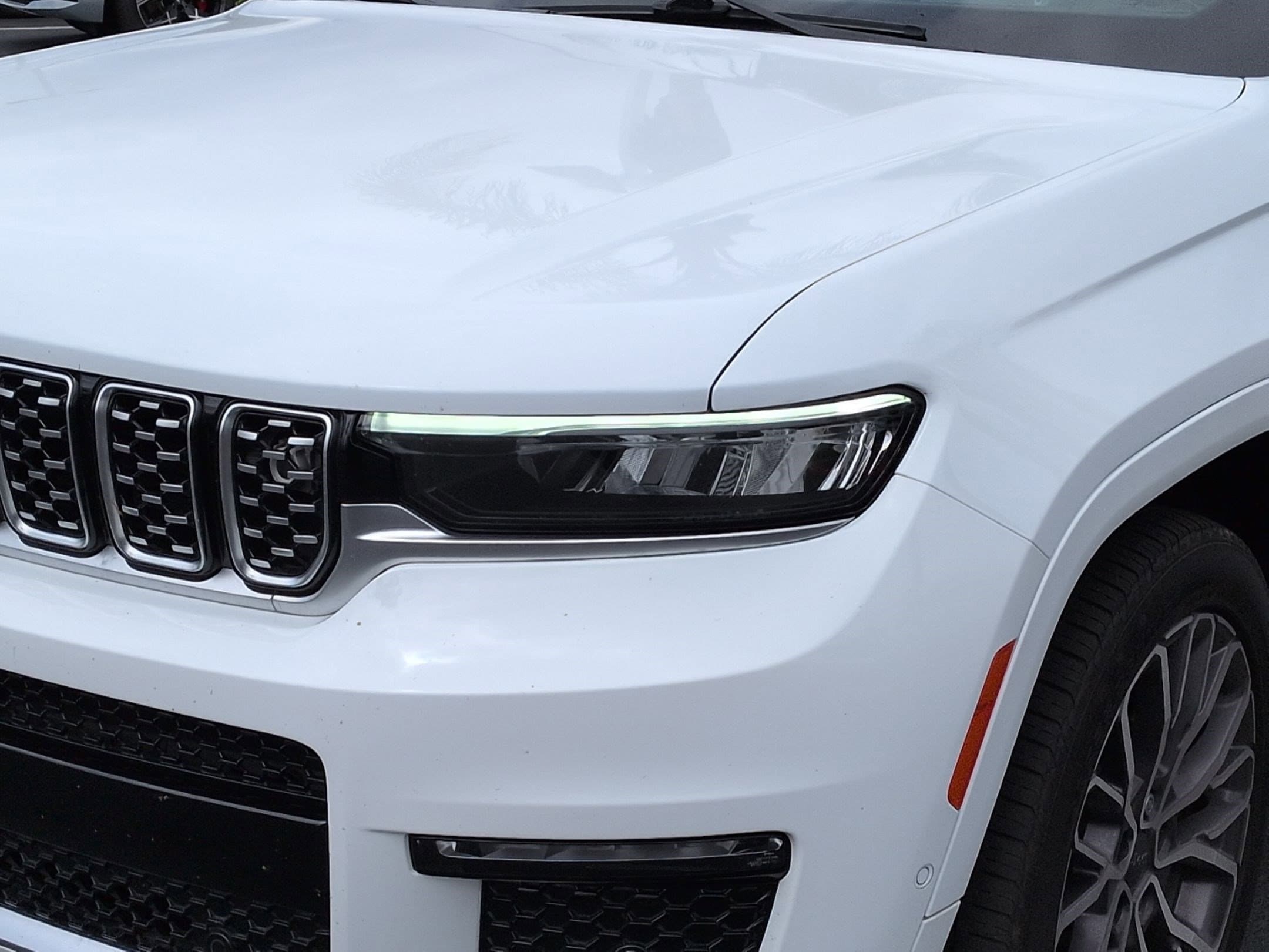 2023 Jeep Grand Cherokee L Summit Reserve photo 5