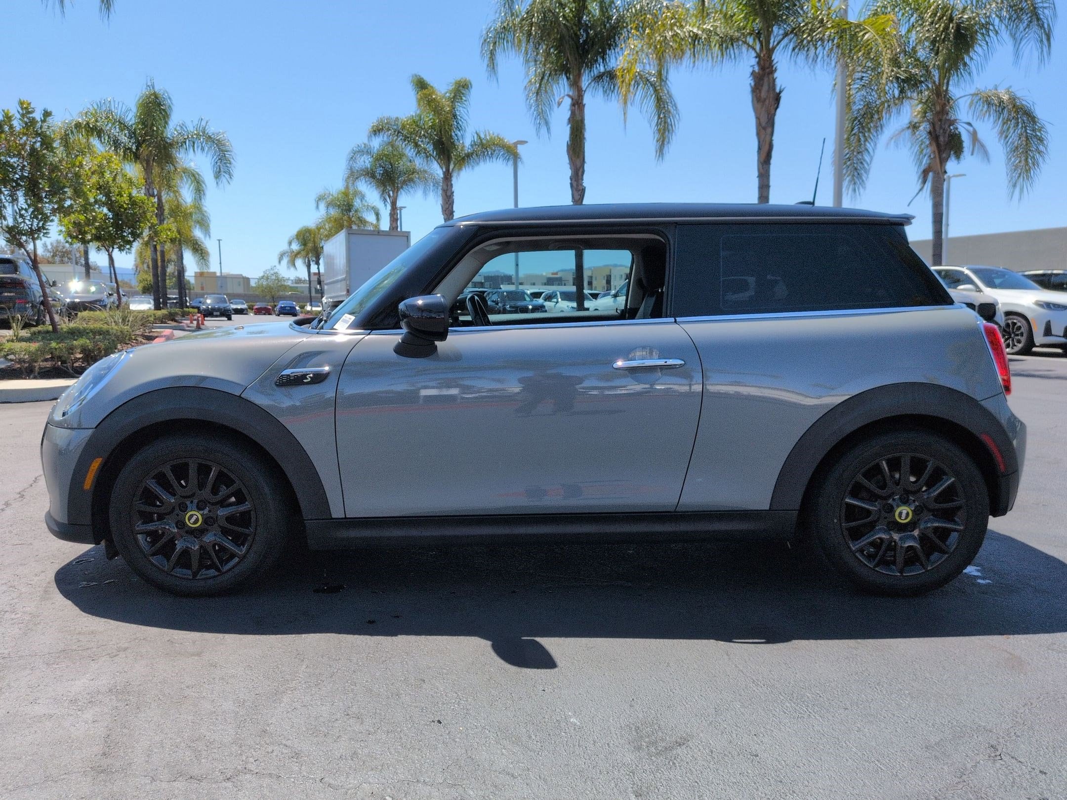 2022 MINI Hardtop 2 Door Cooper SE photo 6