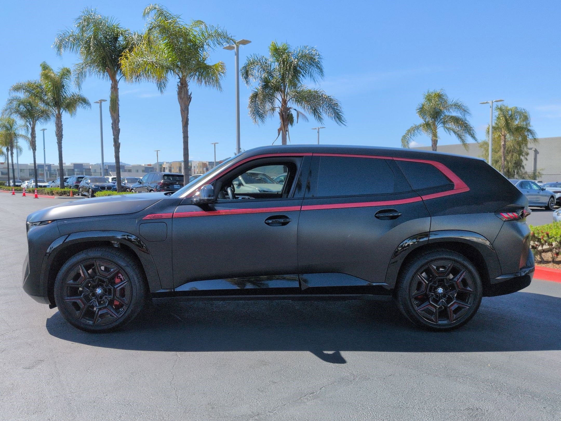 2024 BMW XM Label Red photo 5