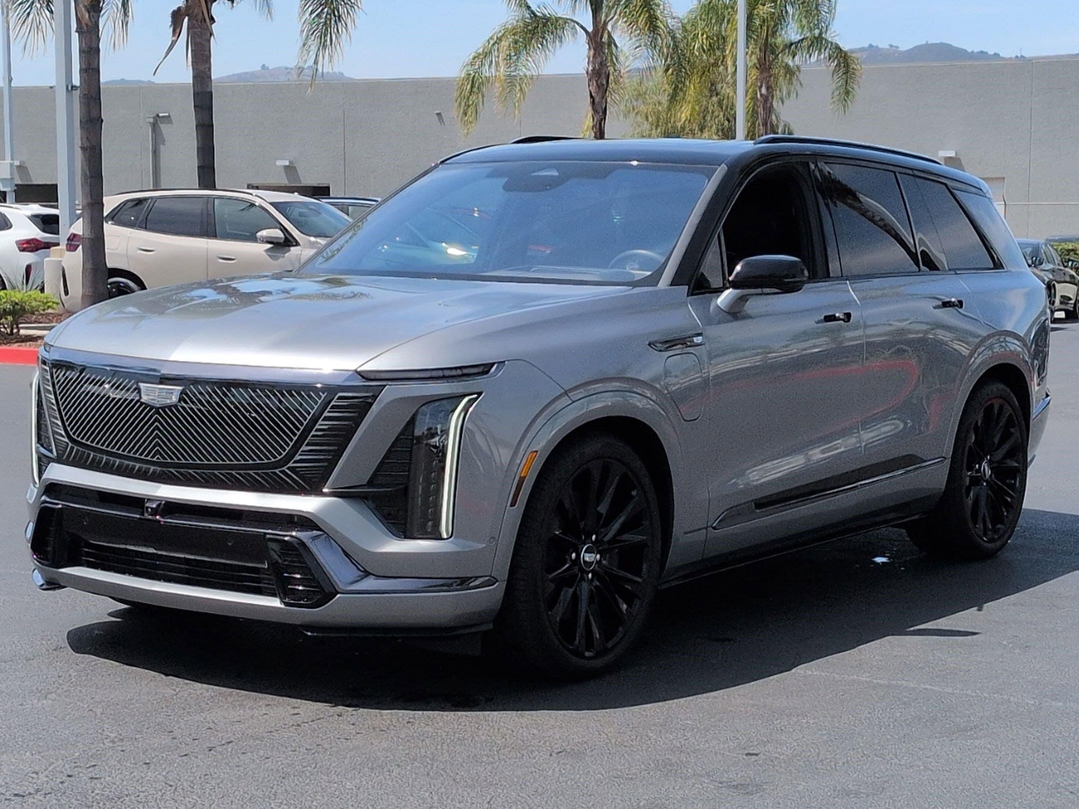 CADILLAC Vistiq Platinum