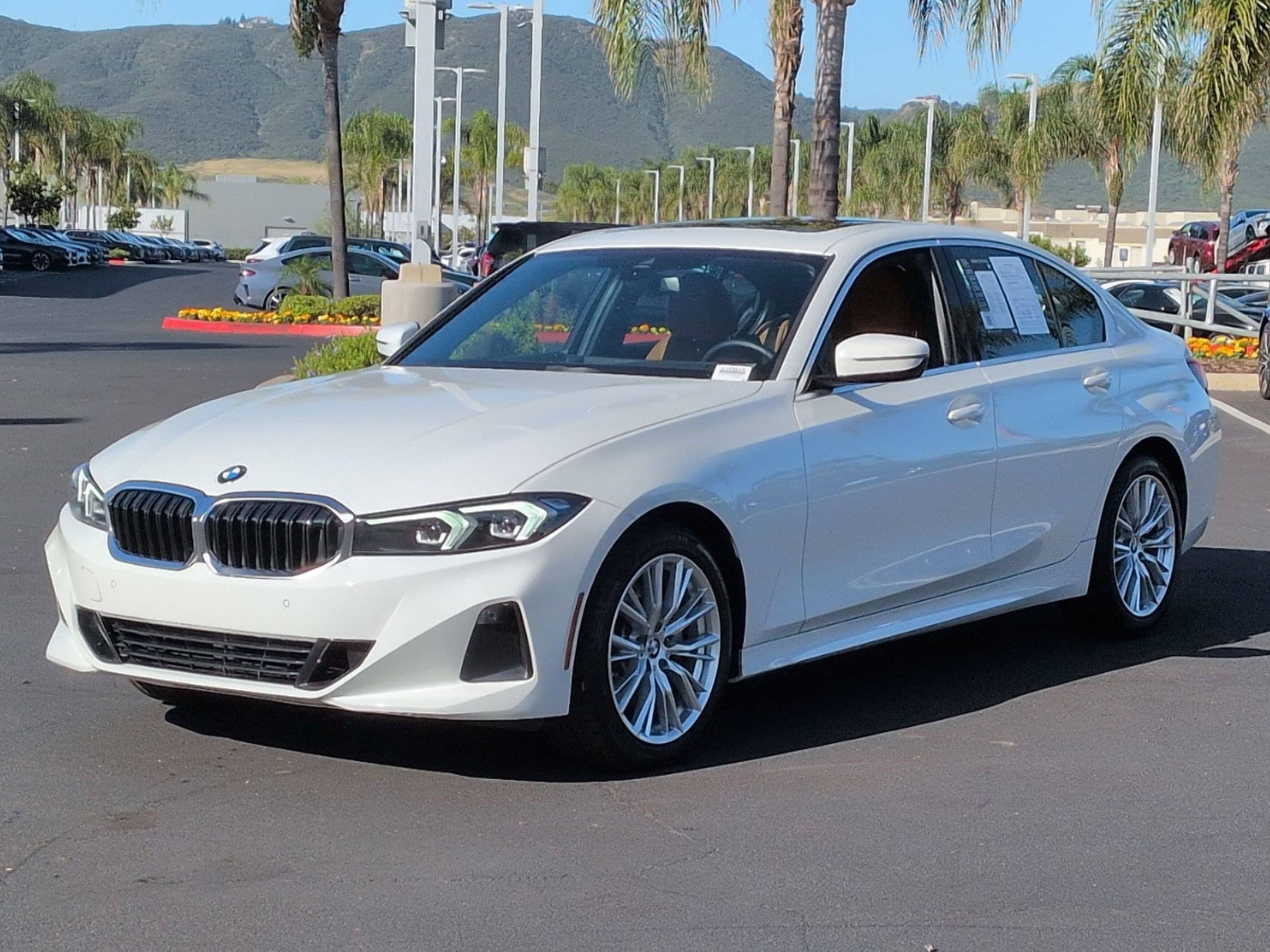 2024 BMW 3 Series 330i photo 4