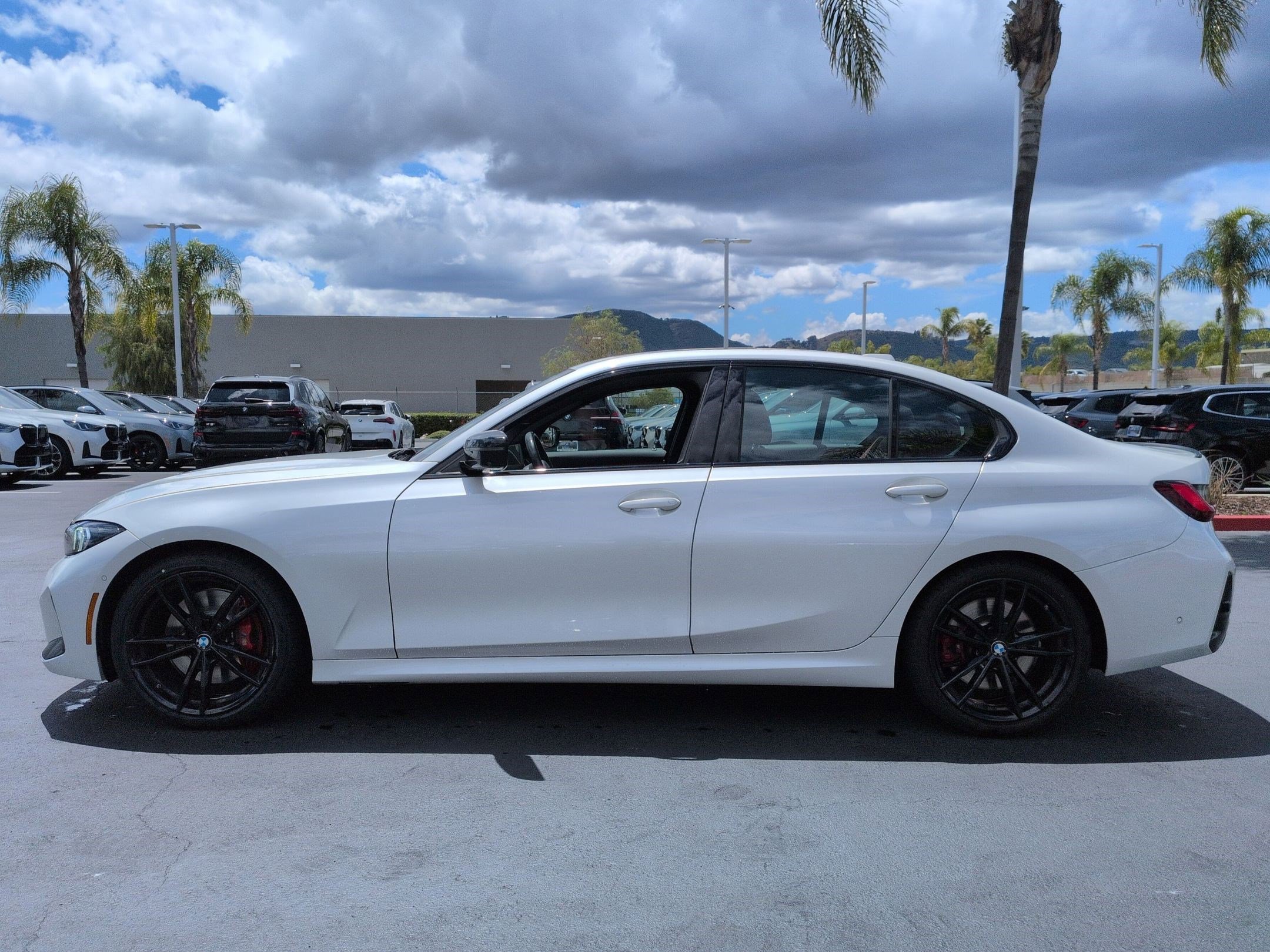 2023 BMW 3 Series 330i photo 6