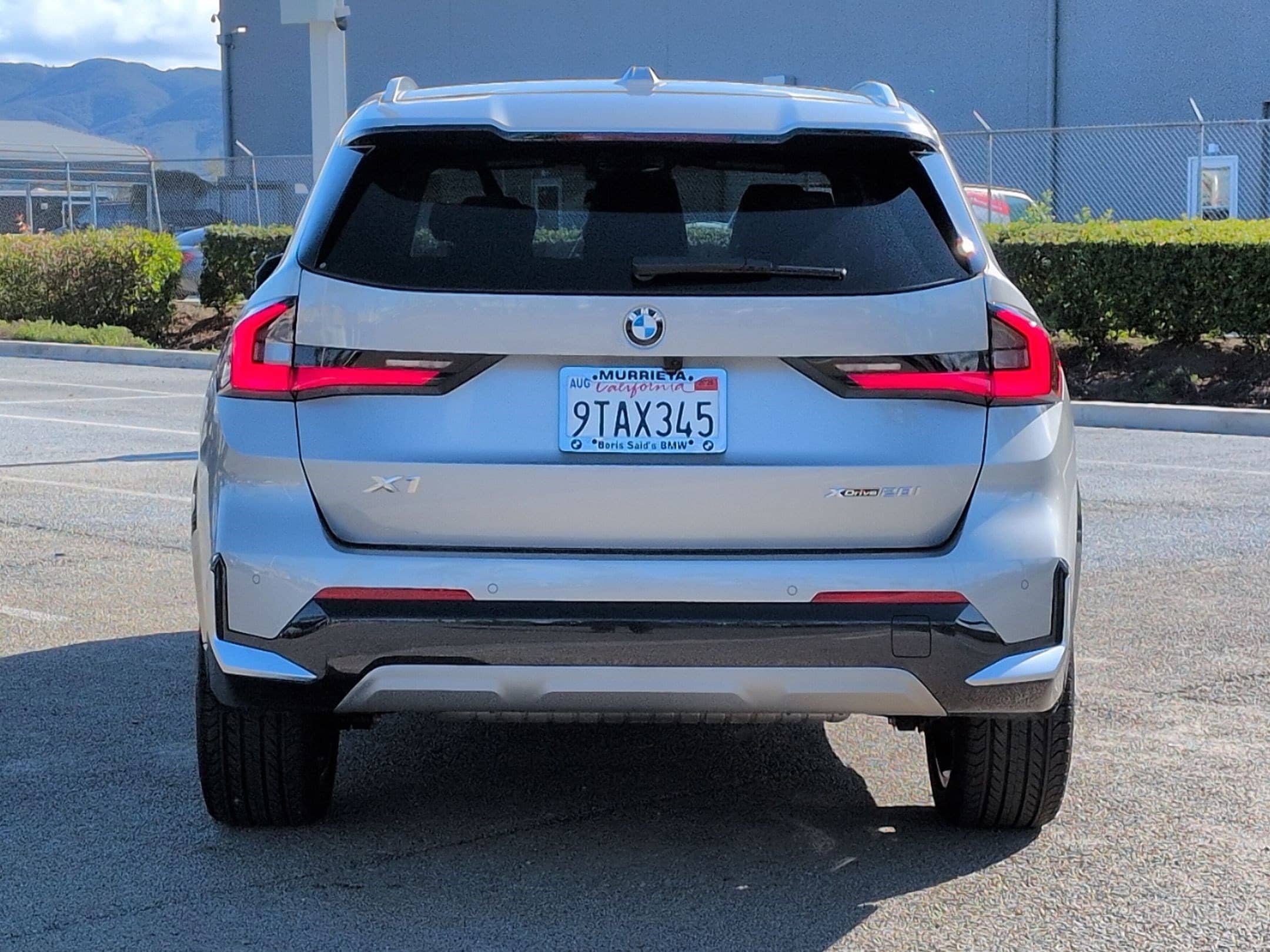 2025 BMW X1 xDrive28i photo 3