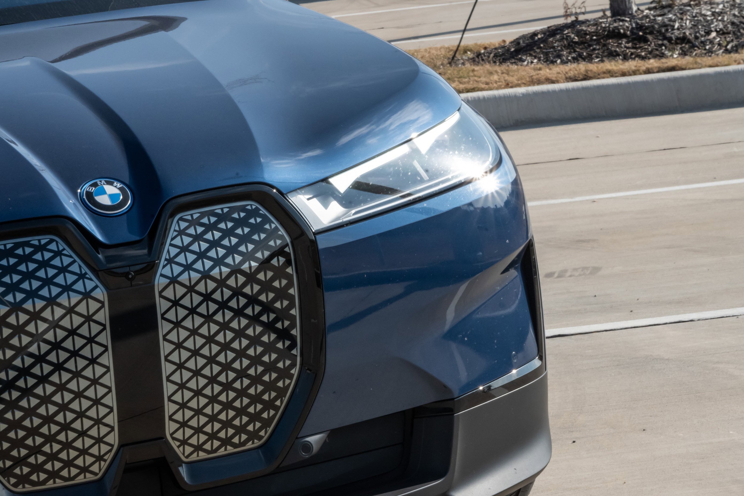 2025 BMW iX xDrive50 photo 5