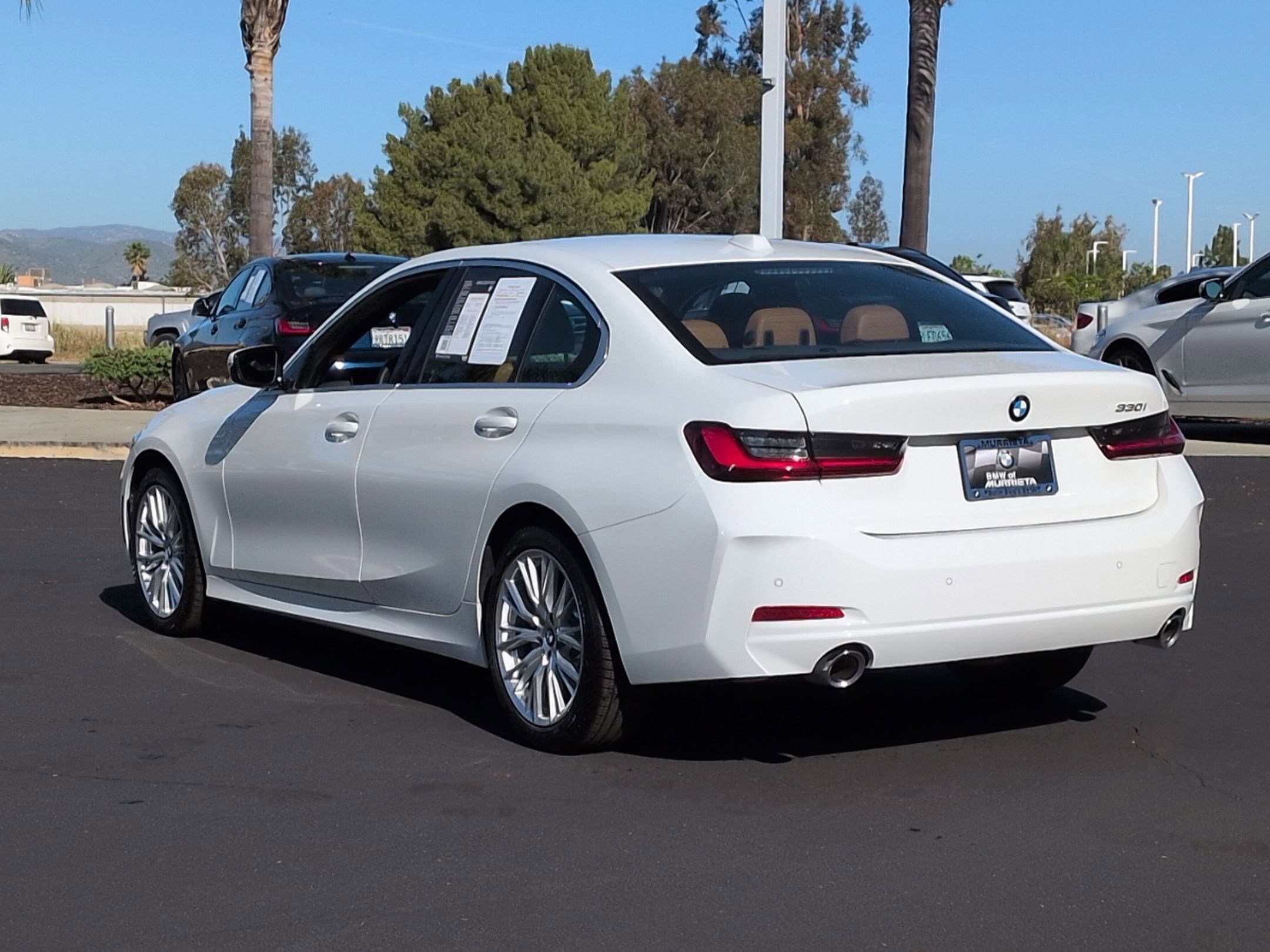 2024 BMW 3 Series 330i photo 3