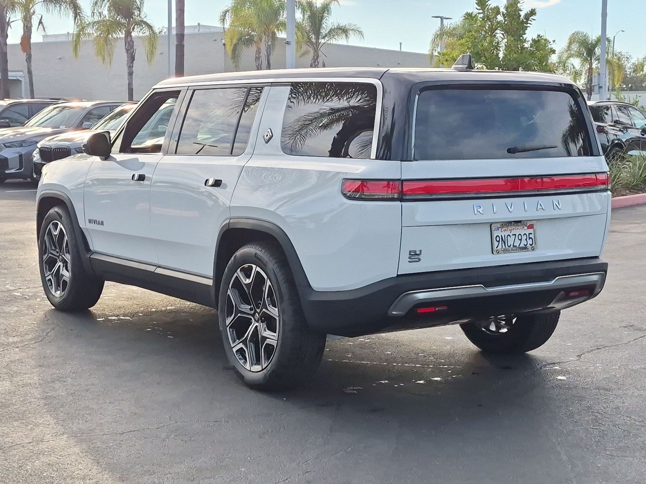 Rivian R1S Adventure