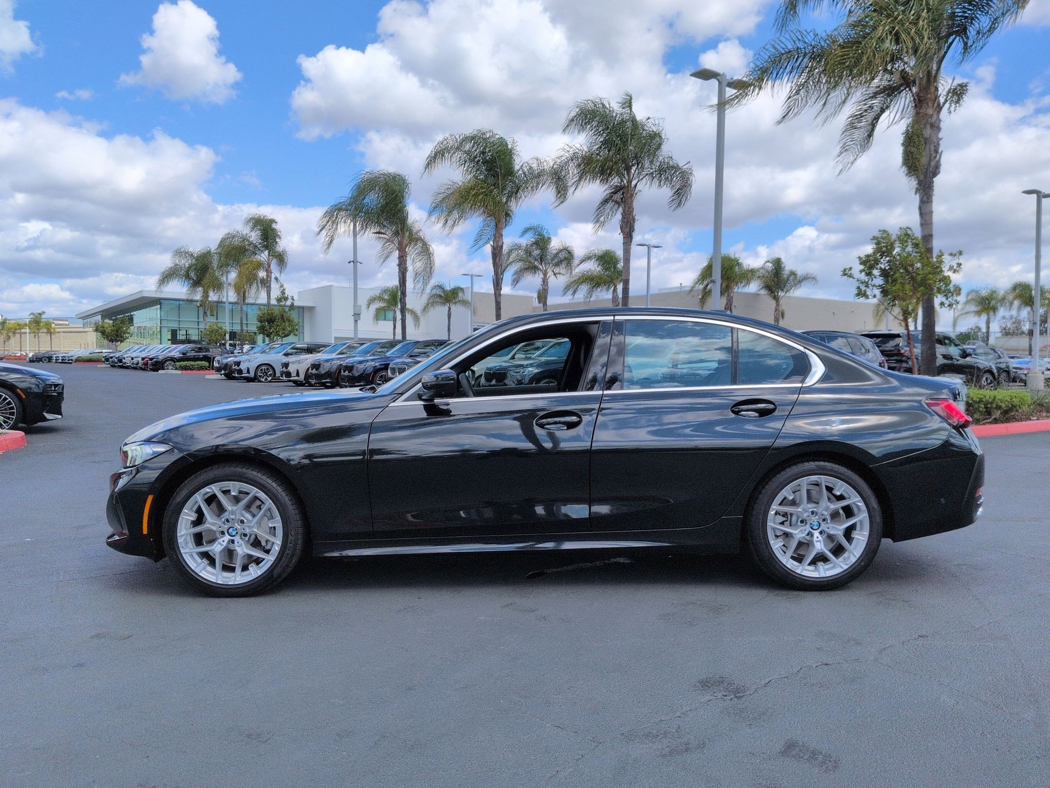 2025 BMW 3 Series 330i photo 5