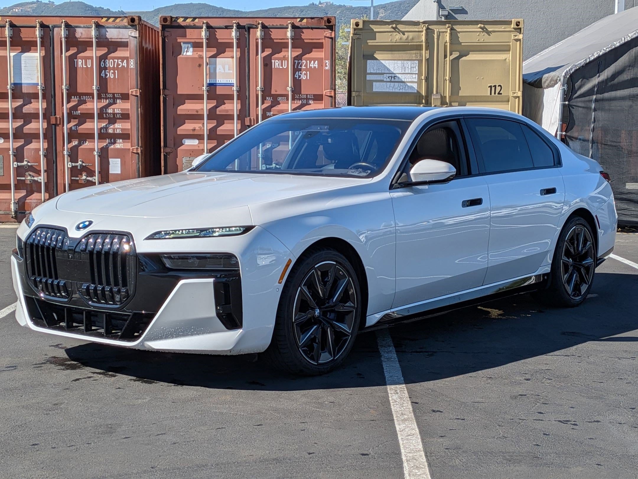 2023 BMW i7 xDrive60 photo 4