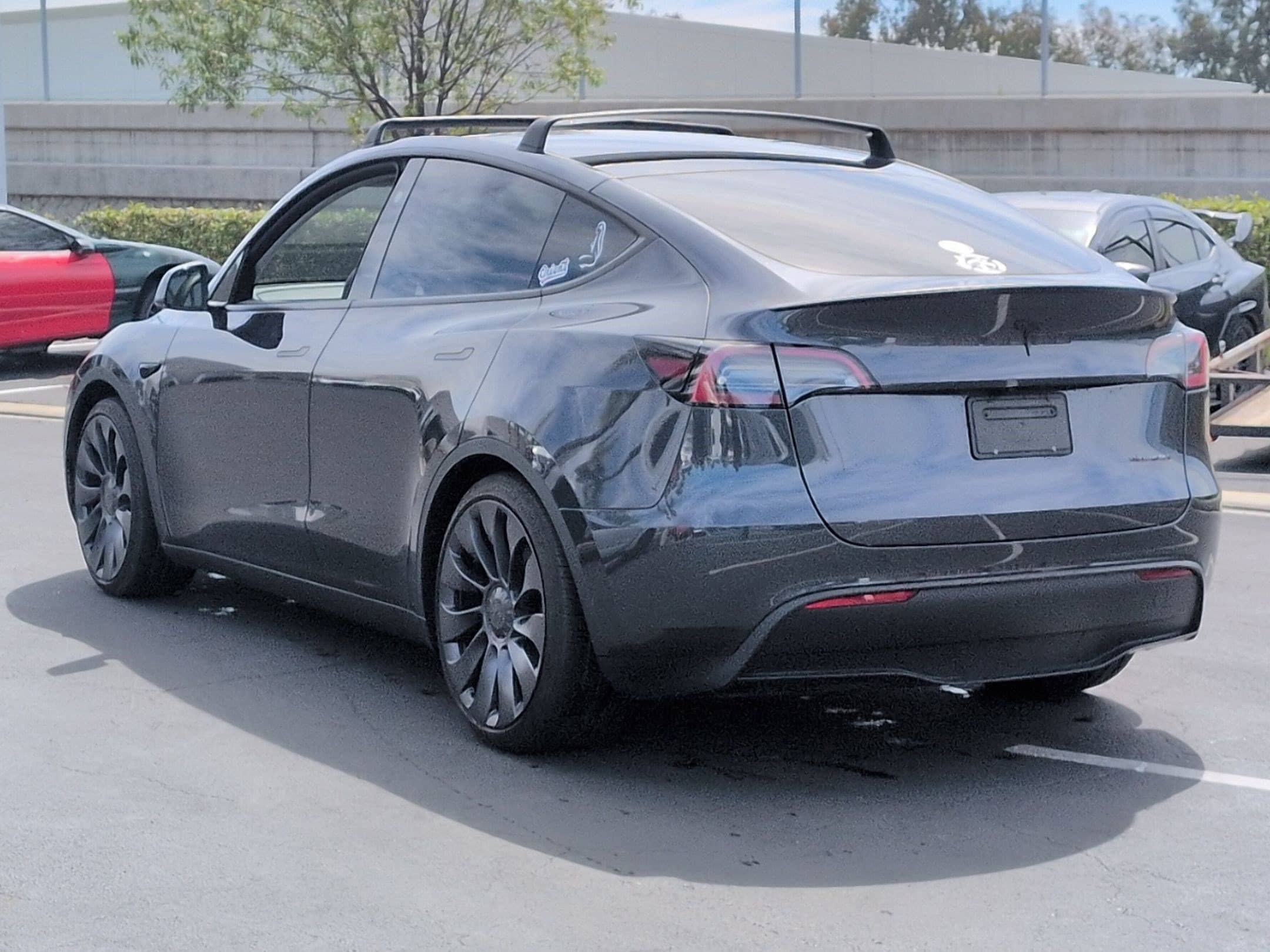 2025 Tesla Model Y Performance photo 6