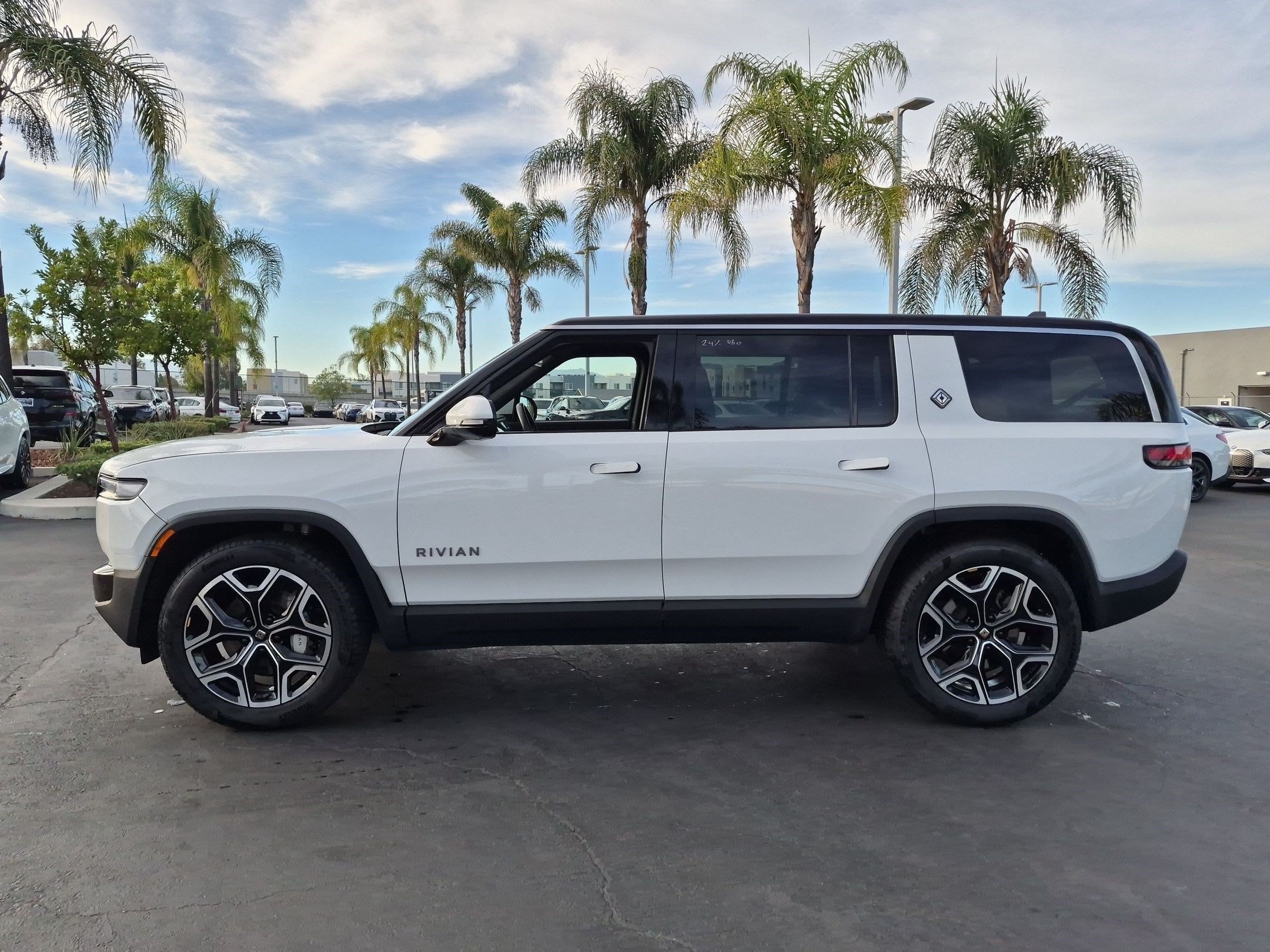 Rivian R1S Adventure