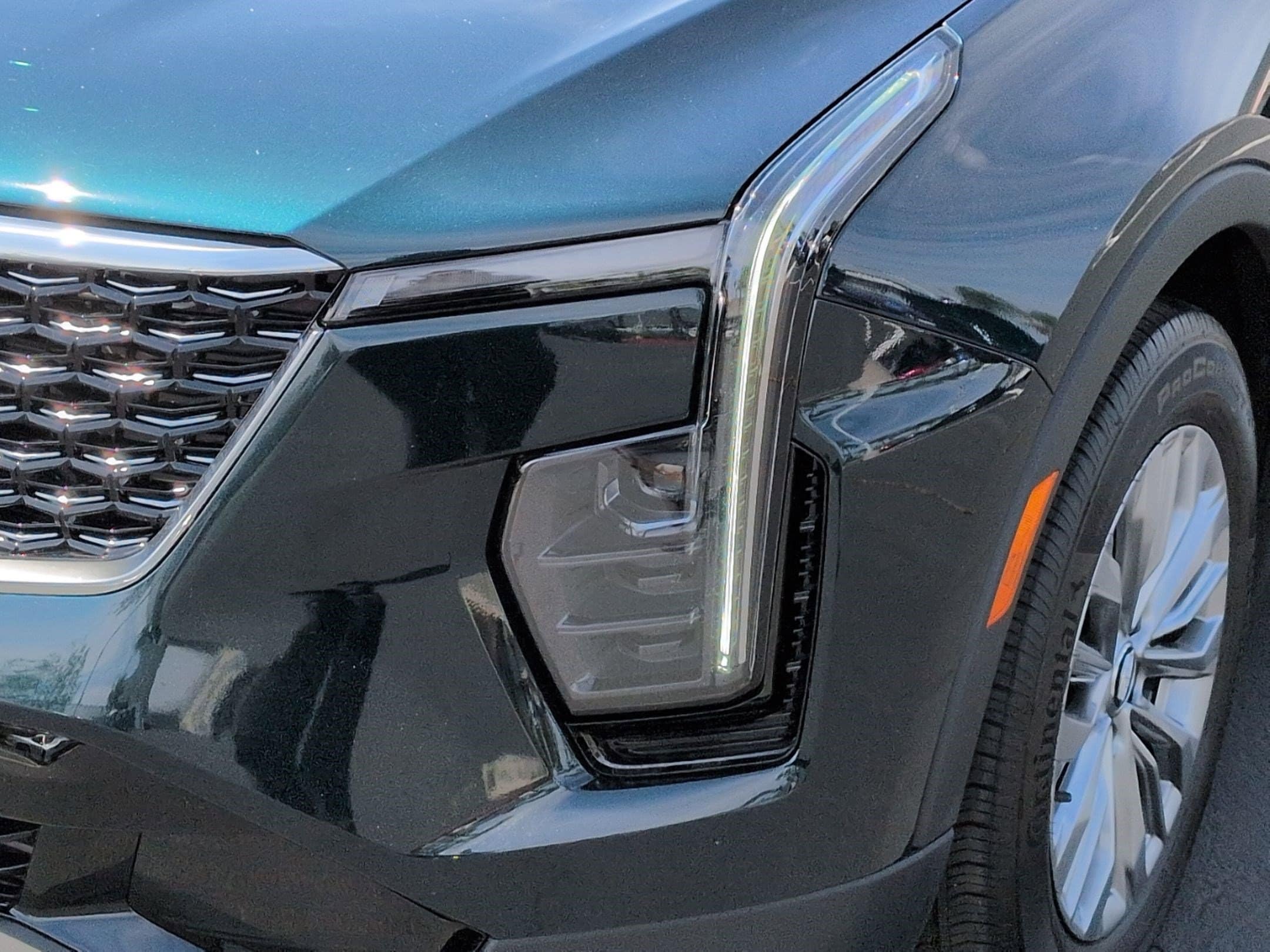 2025 CADILLAC XT4 FWD Premium Luxury photo 4