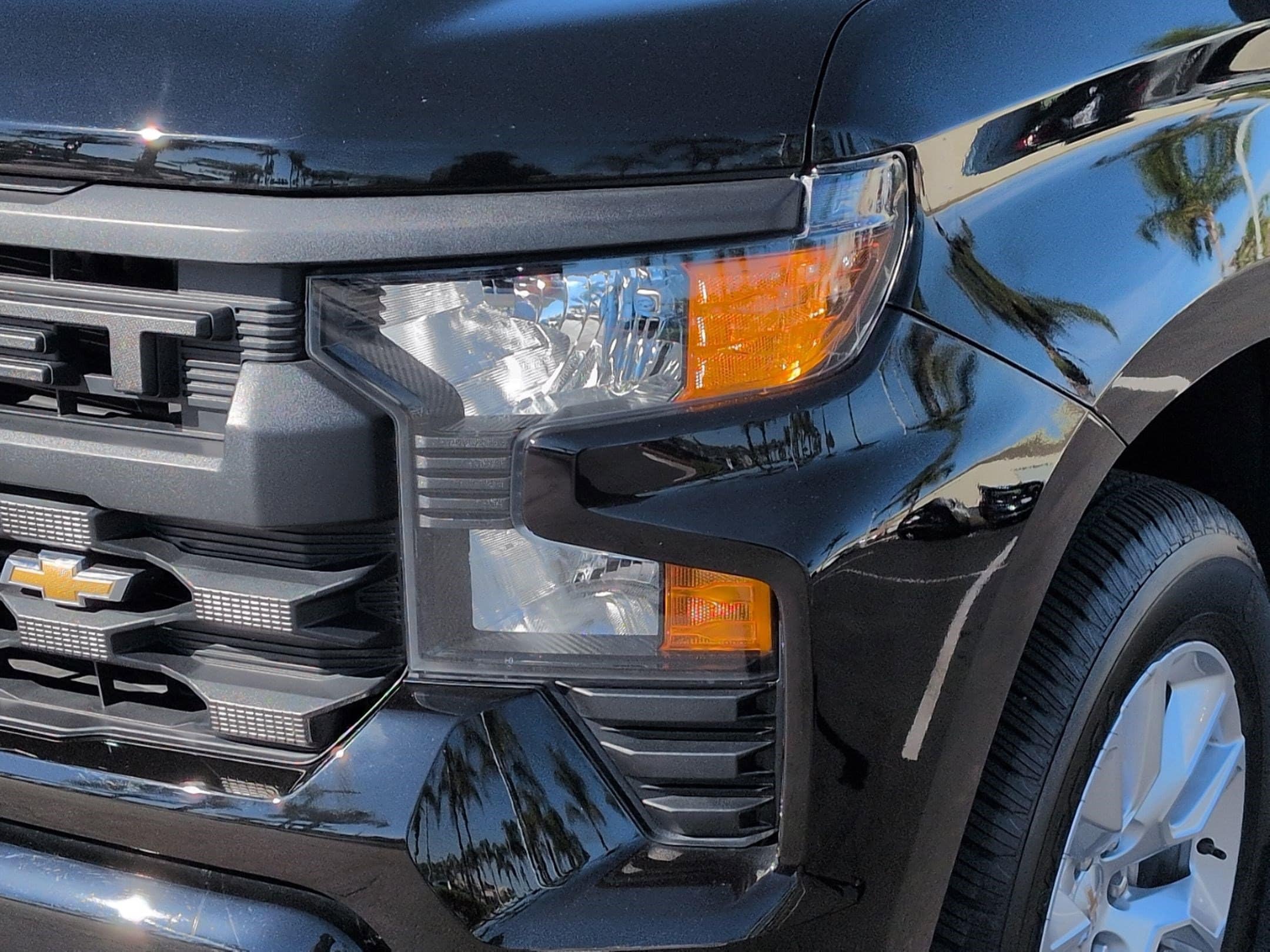 2024 Chevrolet Silverado 1500 Custom photo 4