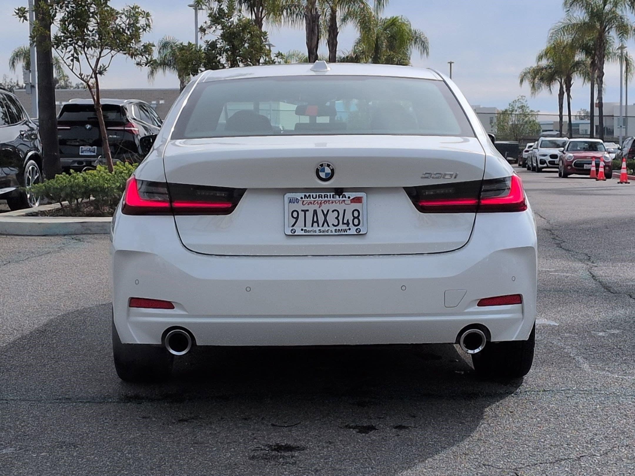 2025 BMW 3 Series 330i photo 3