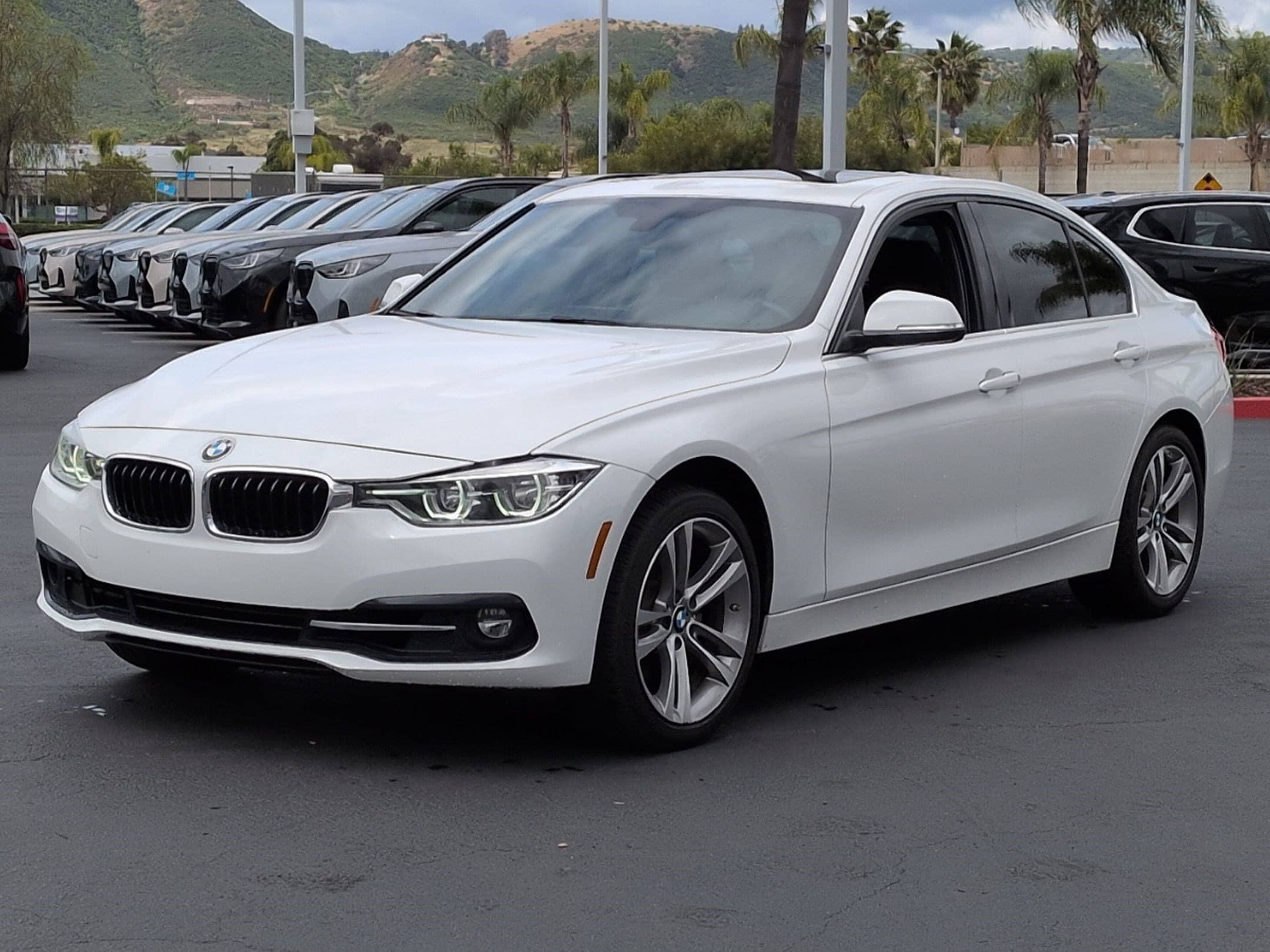 2018 BMW 3 Series 330i photo 4