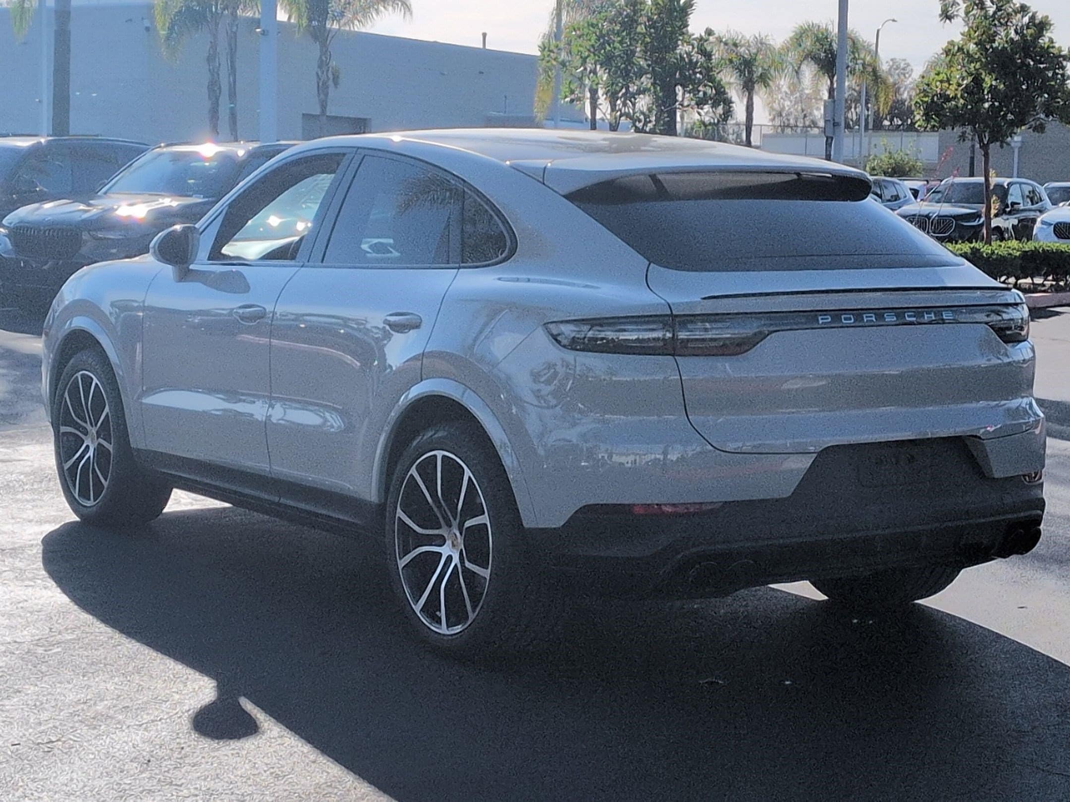 2022 Porsche Cayenne photo 6