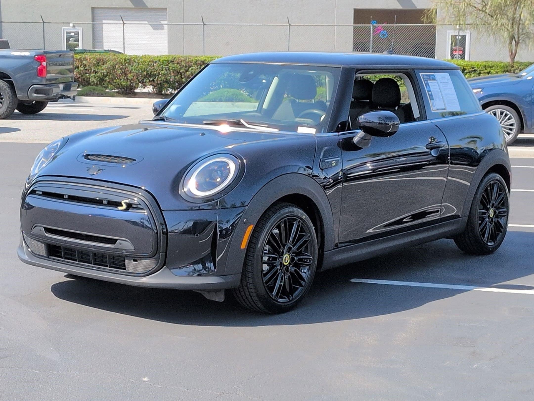 2024 MINI Hardtop 2 Door Cooper SE photo 4