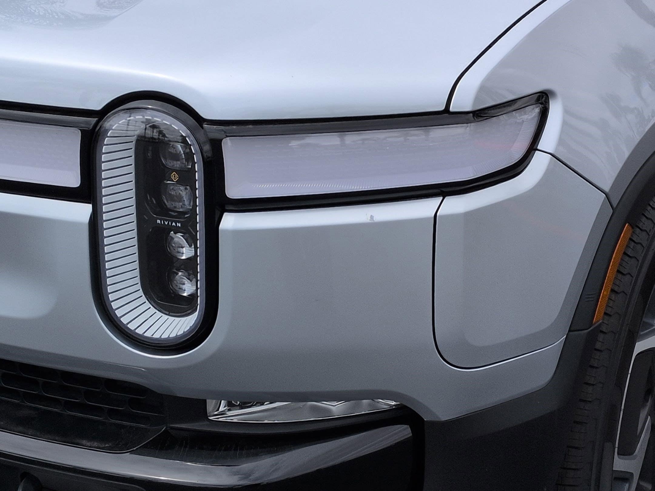 2024 Rivian R1T Adventure photo 4