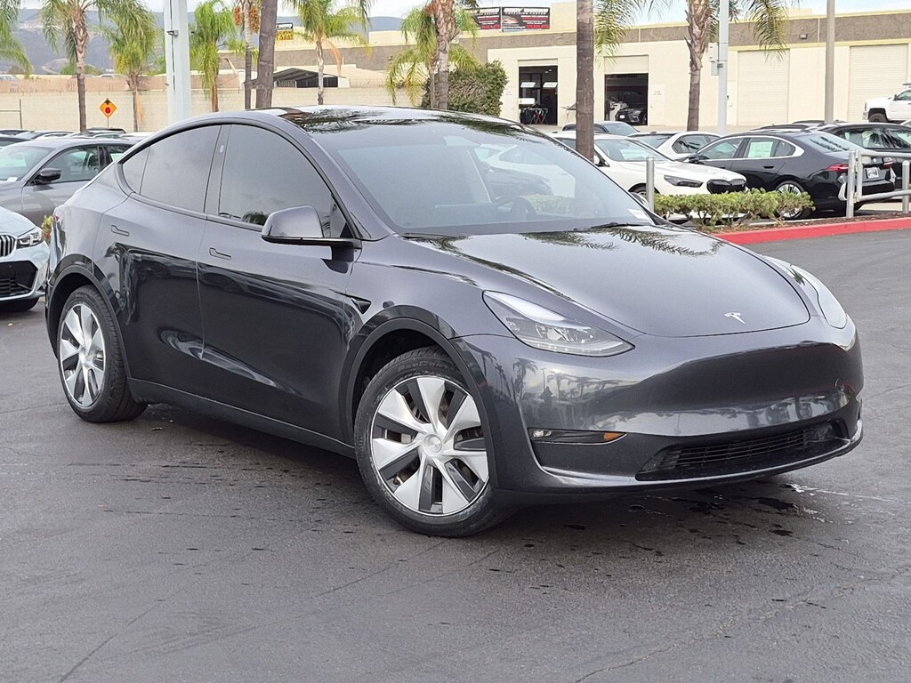 Used 2024 Tesla Model Y Long Range SUV