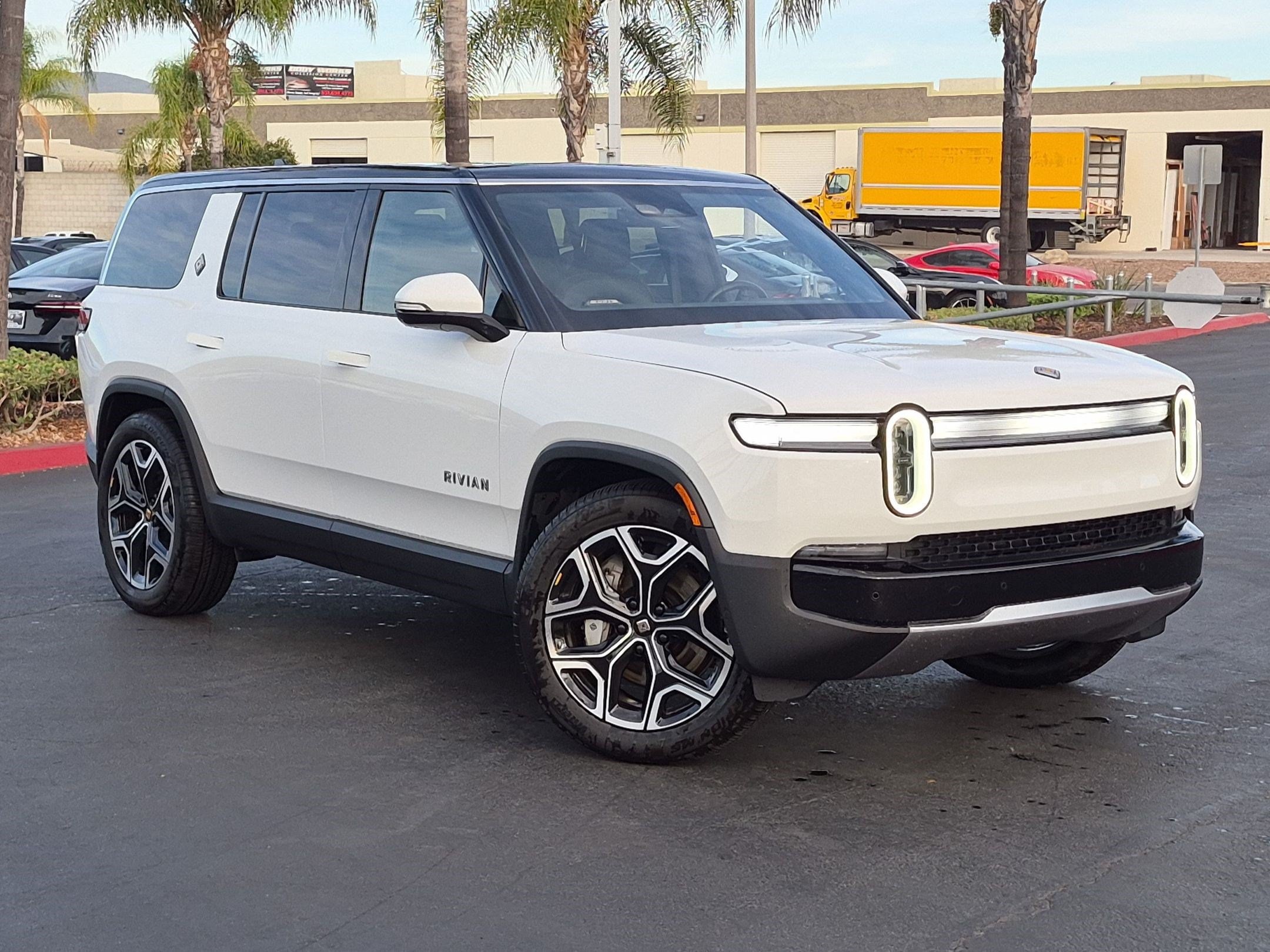 Rivian R1S Adventure