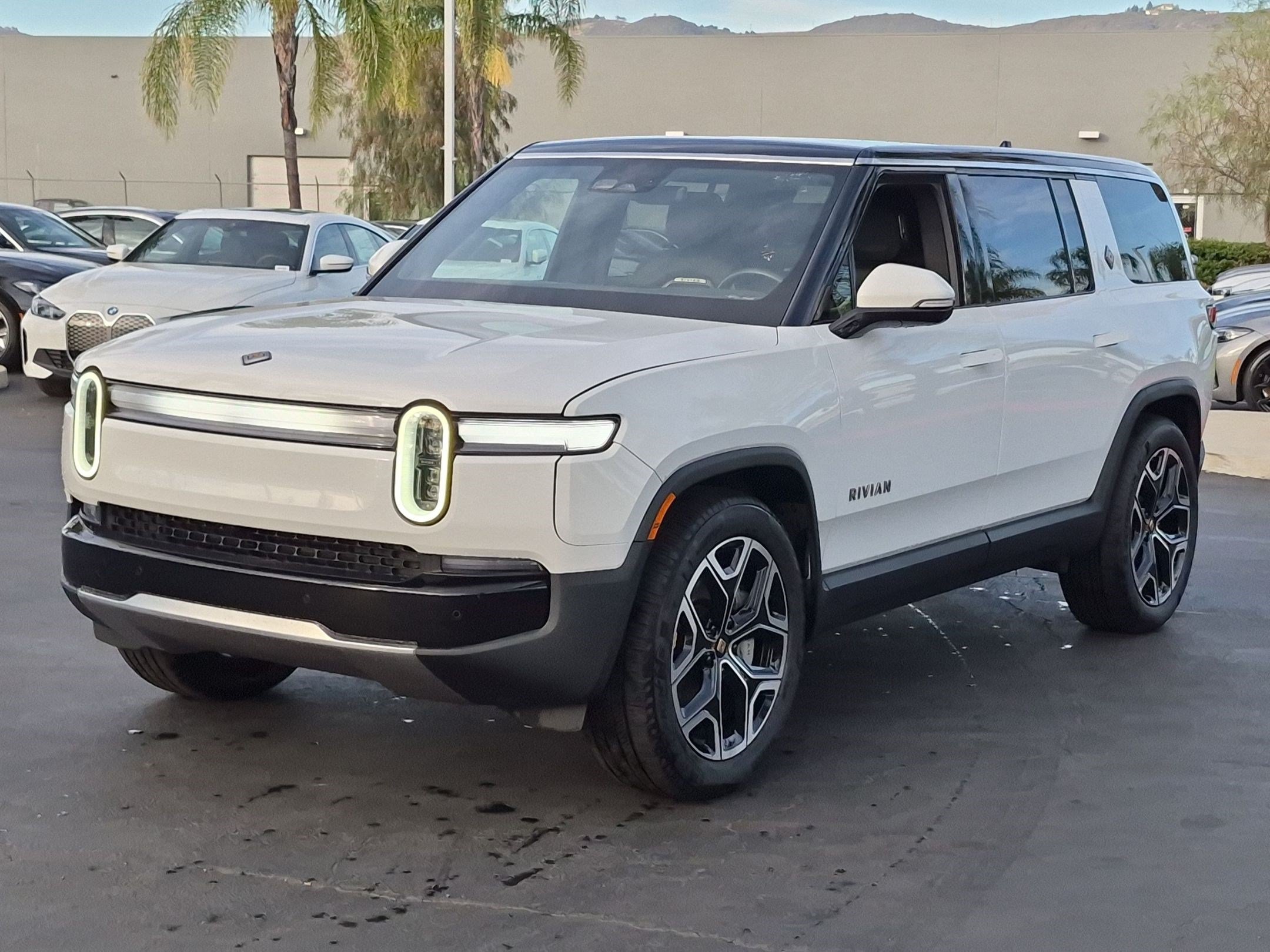 Rivian R1S Adventure