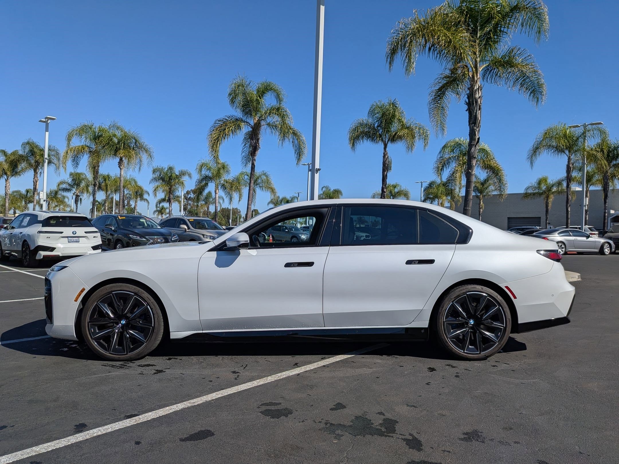 2023 BMW i7 xDrive60 photo 6