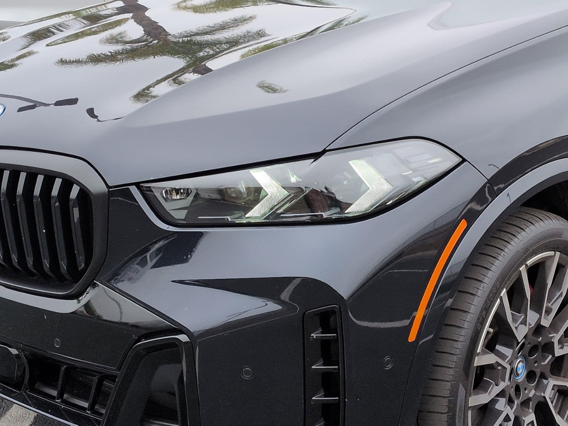 2025 BMW X5 xDrive50e photo 4