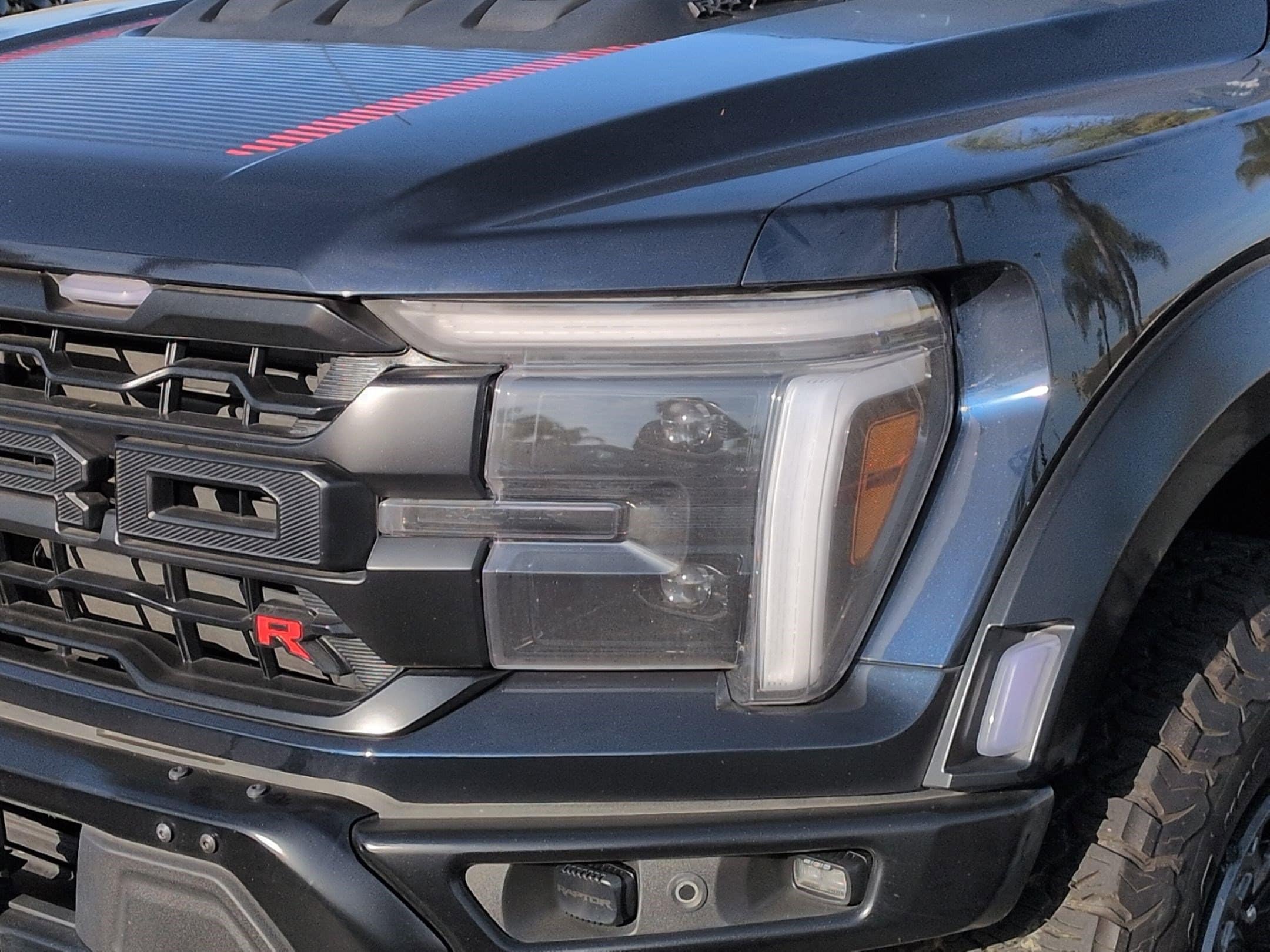 2025 Ford F-150 Raptor photo 4