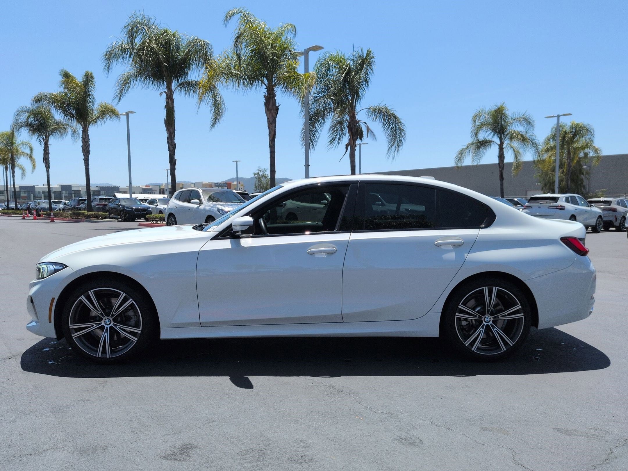 2023 BMW 3 Series 330i photo 6