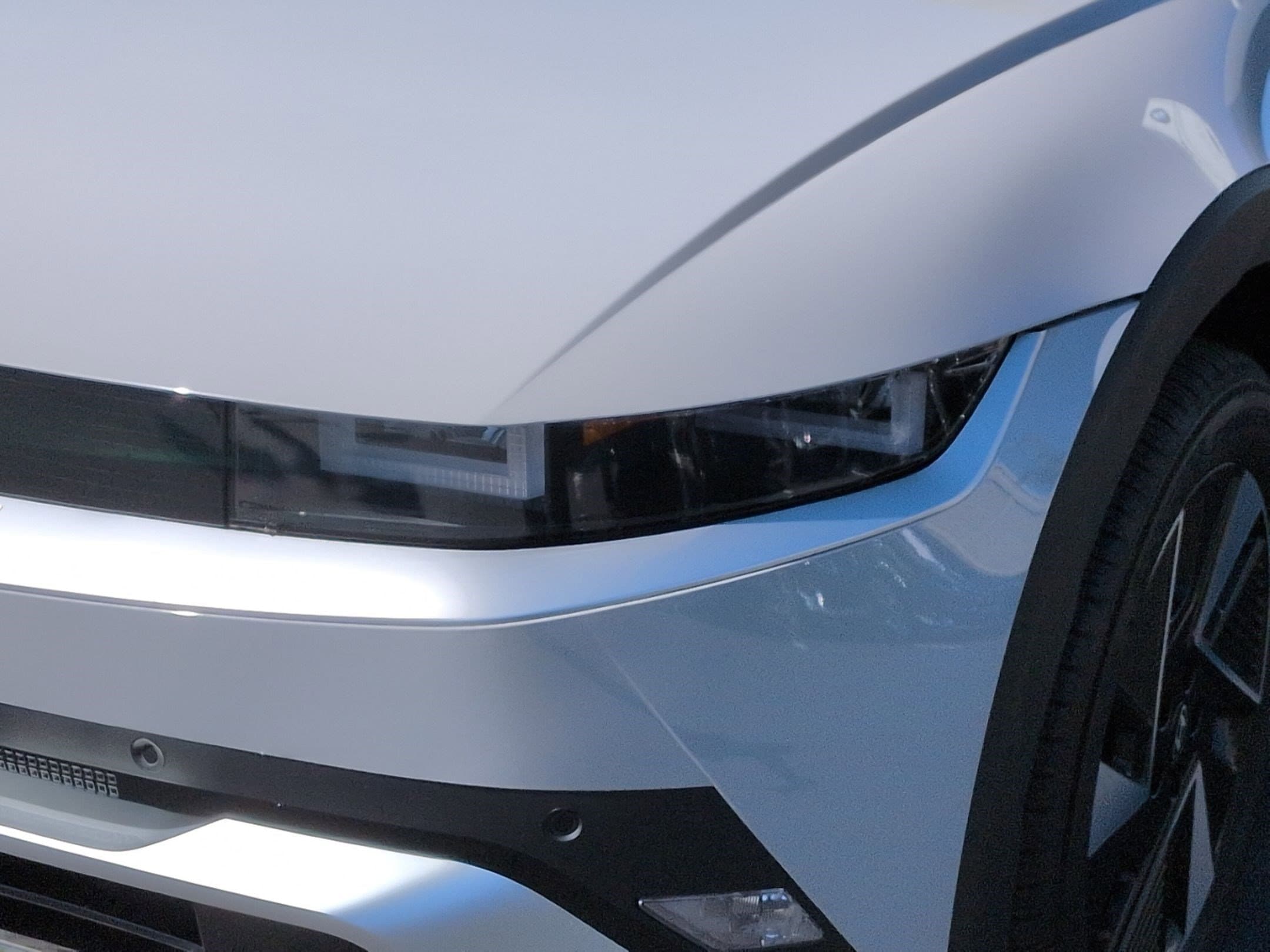 2025 Hyundai IONIQ 5 SE Standard Range photo 5