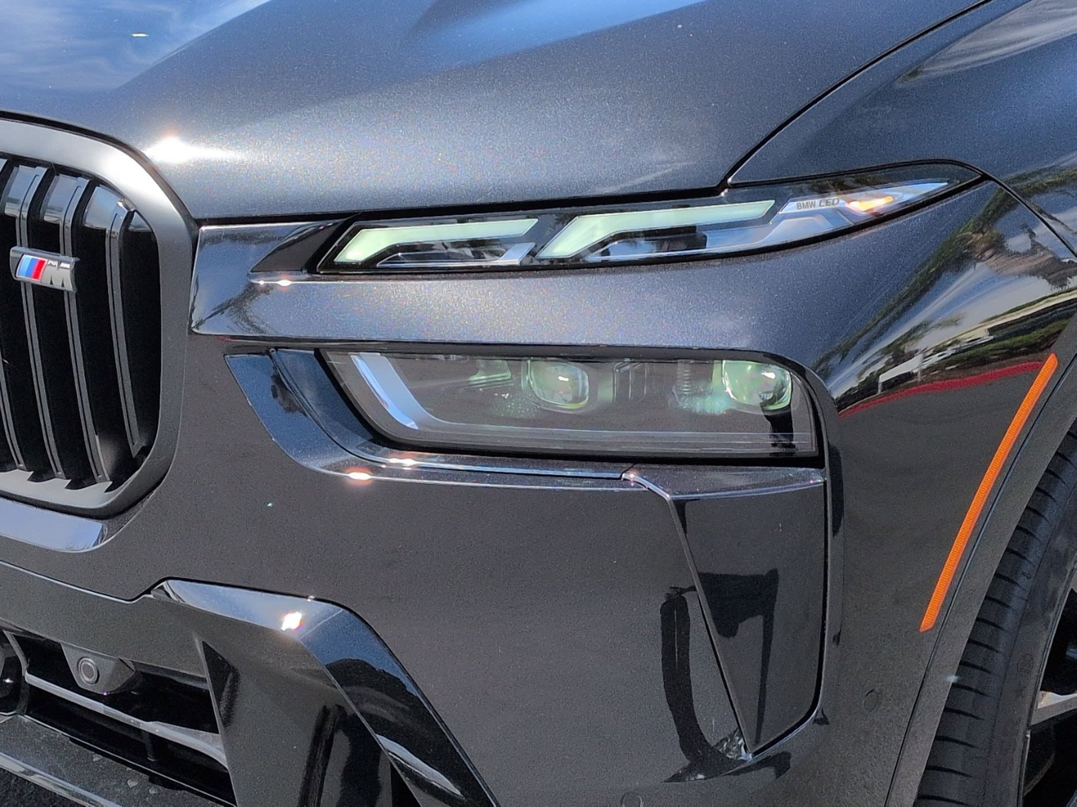 2025 BMW X7 M60i photo 4