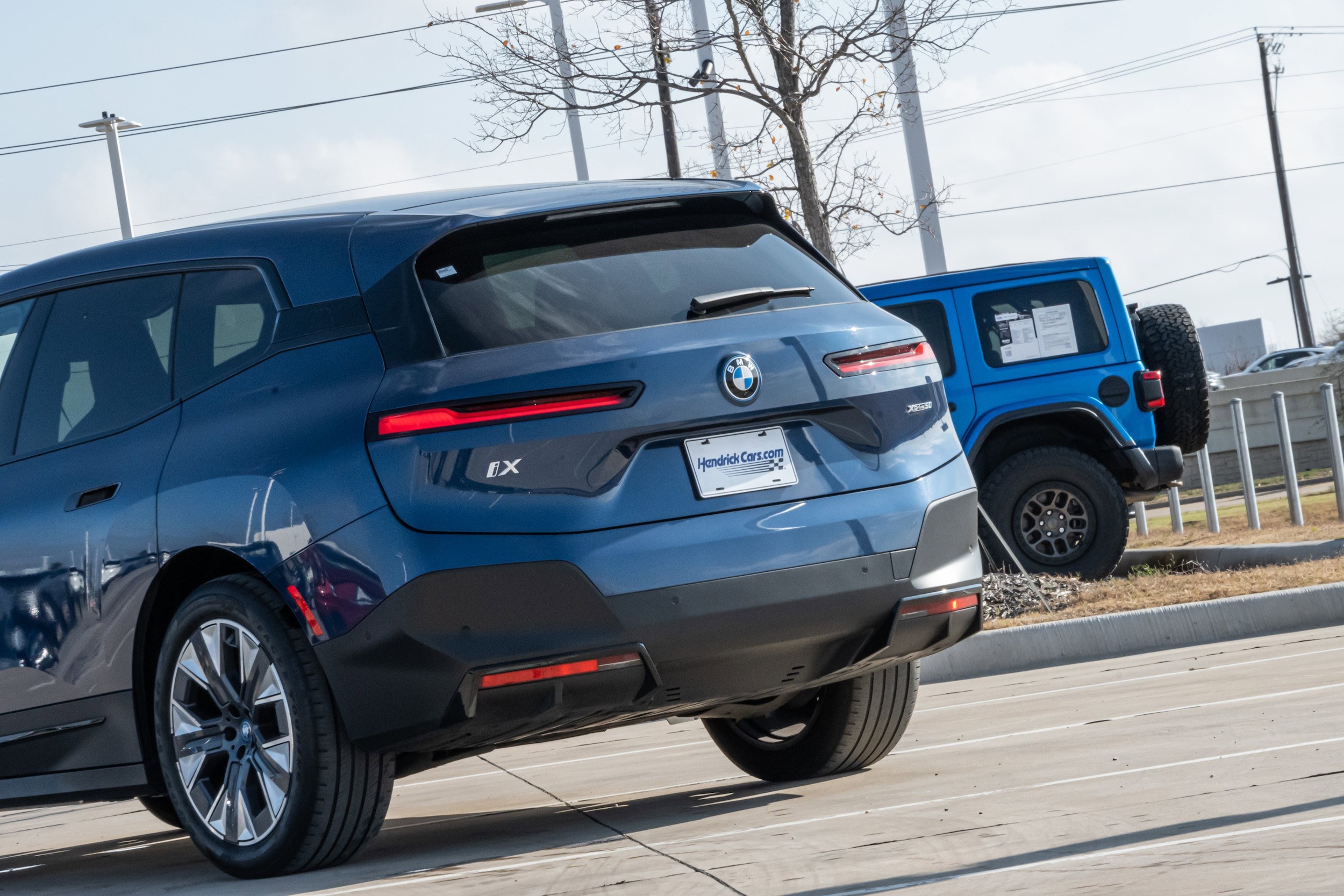 2025 BMW iX xDrive50 photo 4