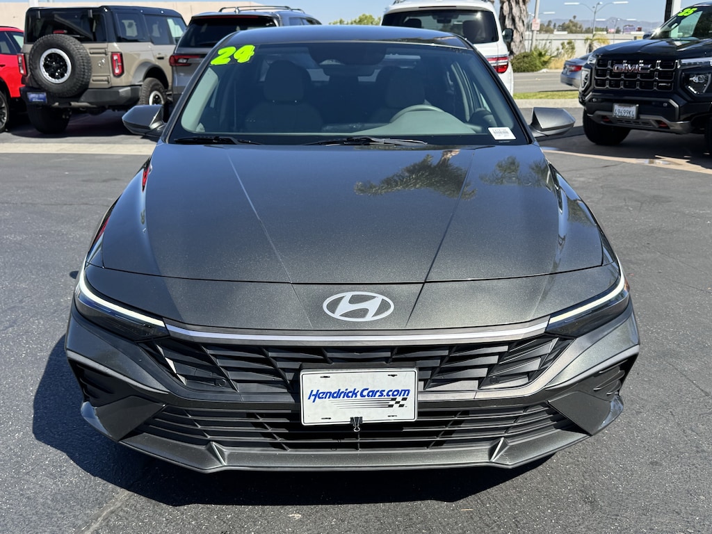 Used 2024 Hyundai Elantra SE Sedan