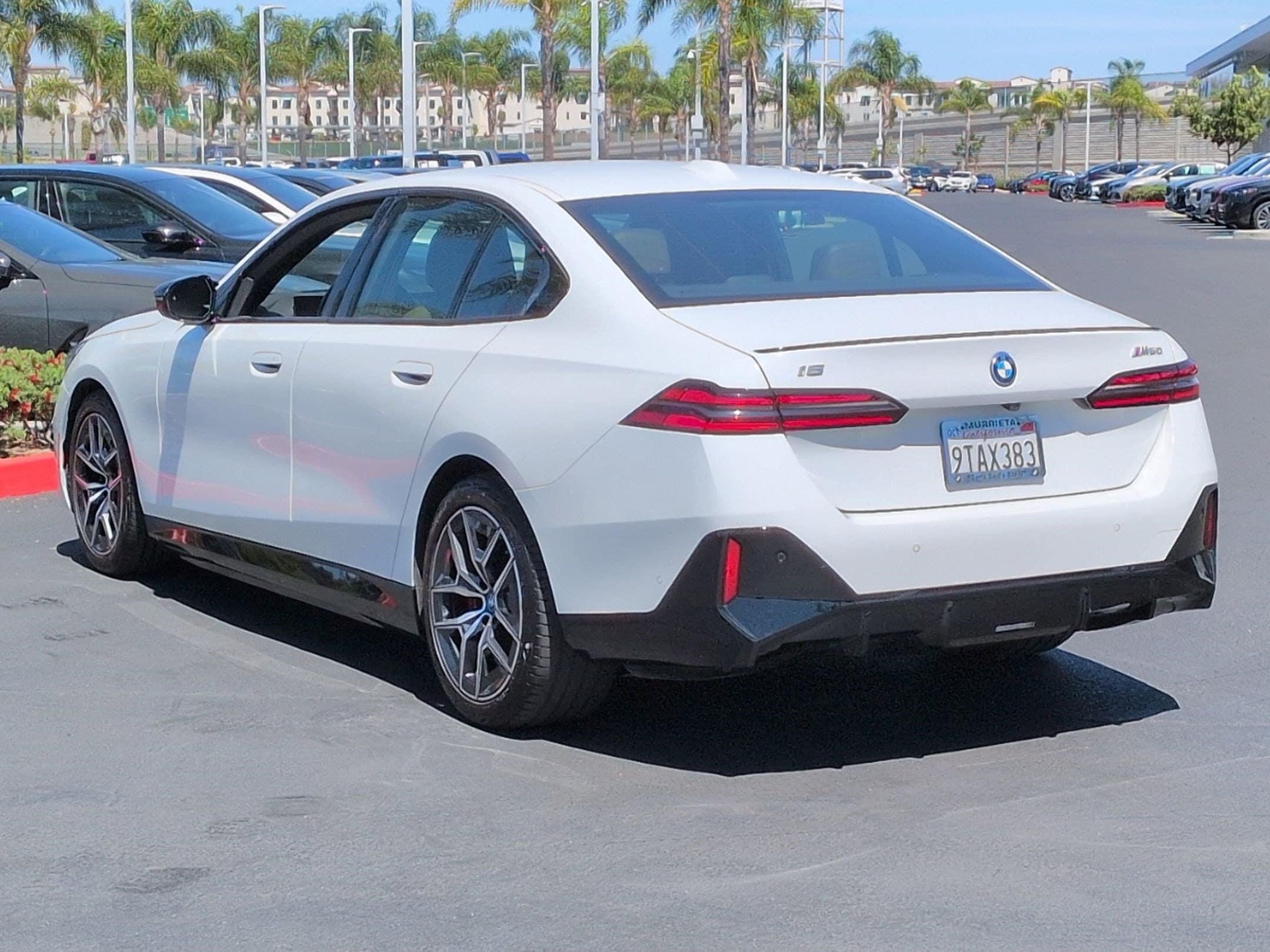 2025 BMW i5 M60 photo 6