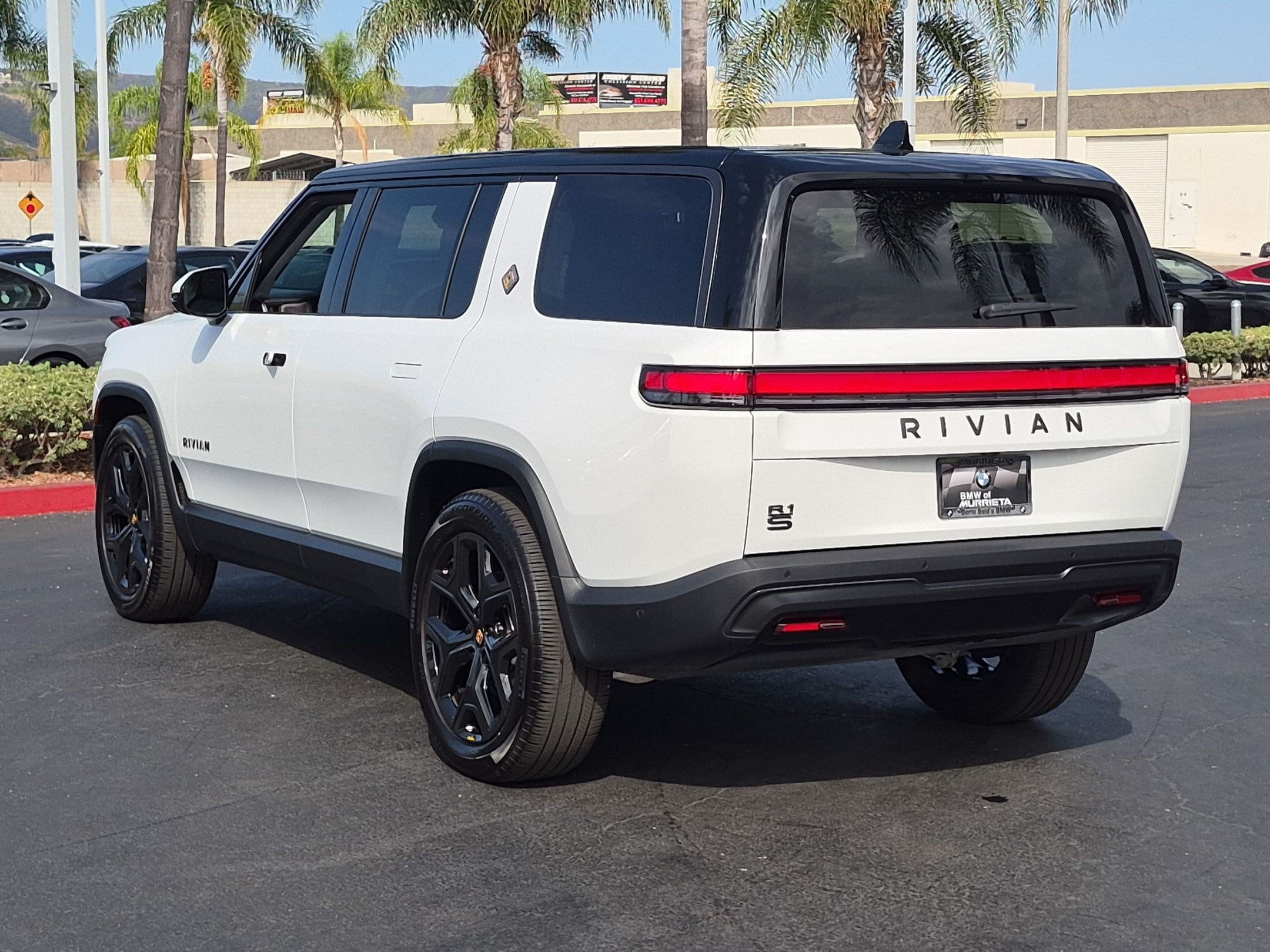 Rivian R1S