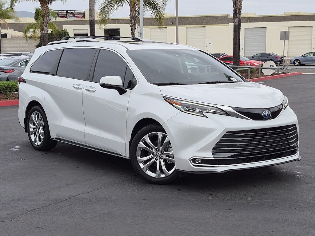Used 2024 Toyota Sienna Platinum Minivan