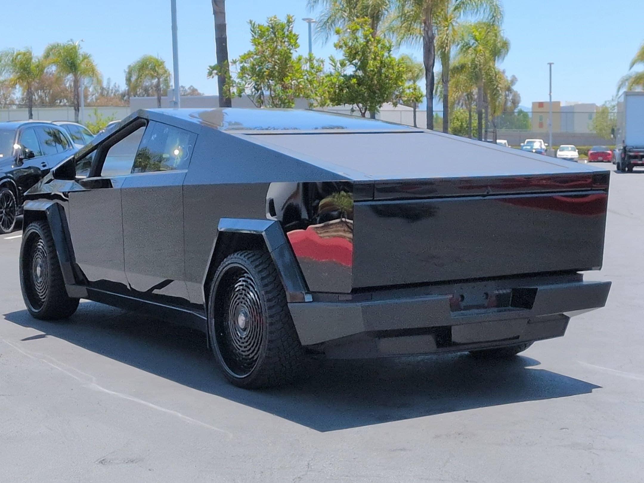 2024 Tesla Cybertruck Cyberbeast photo 5
