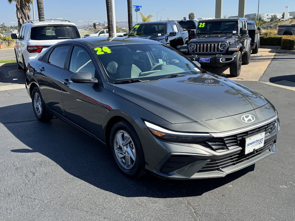 Used 2024 Hyundai Elantra SE Sedan
