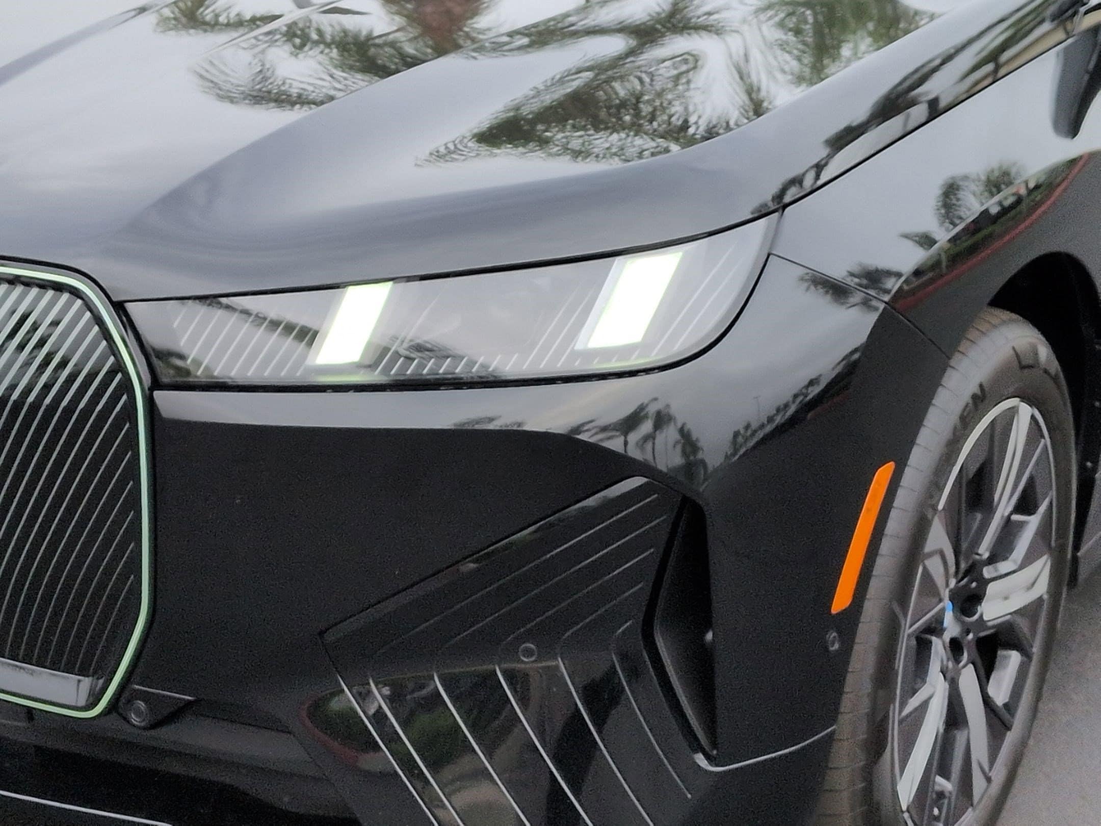 2026 BMW iX xDrive45 photo 4