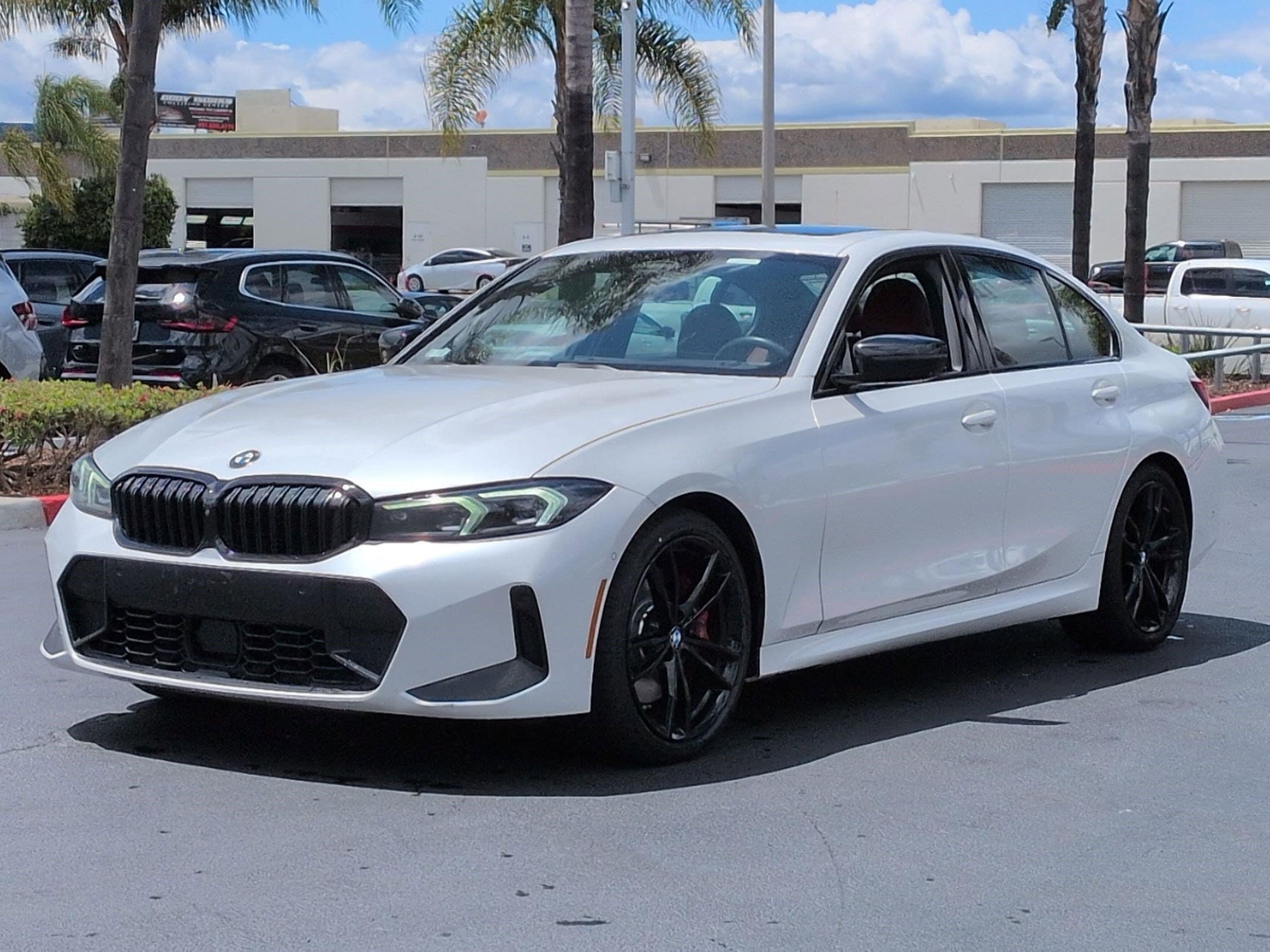 2023 BMW 3 Series 330i photo 4