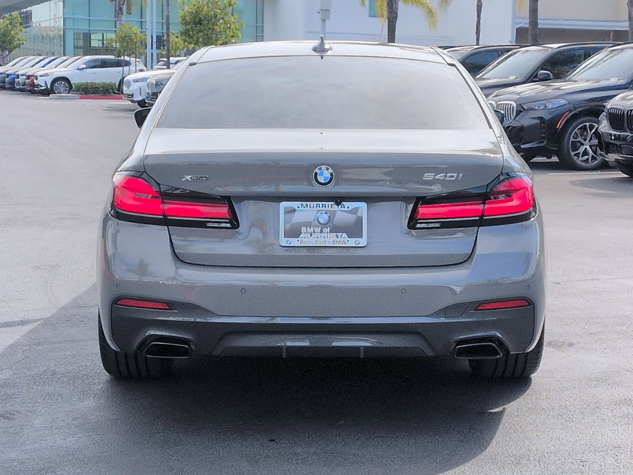 2021 BMW 5 Series 540i xDrive photo 3