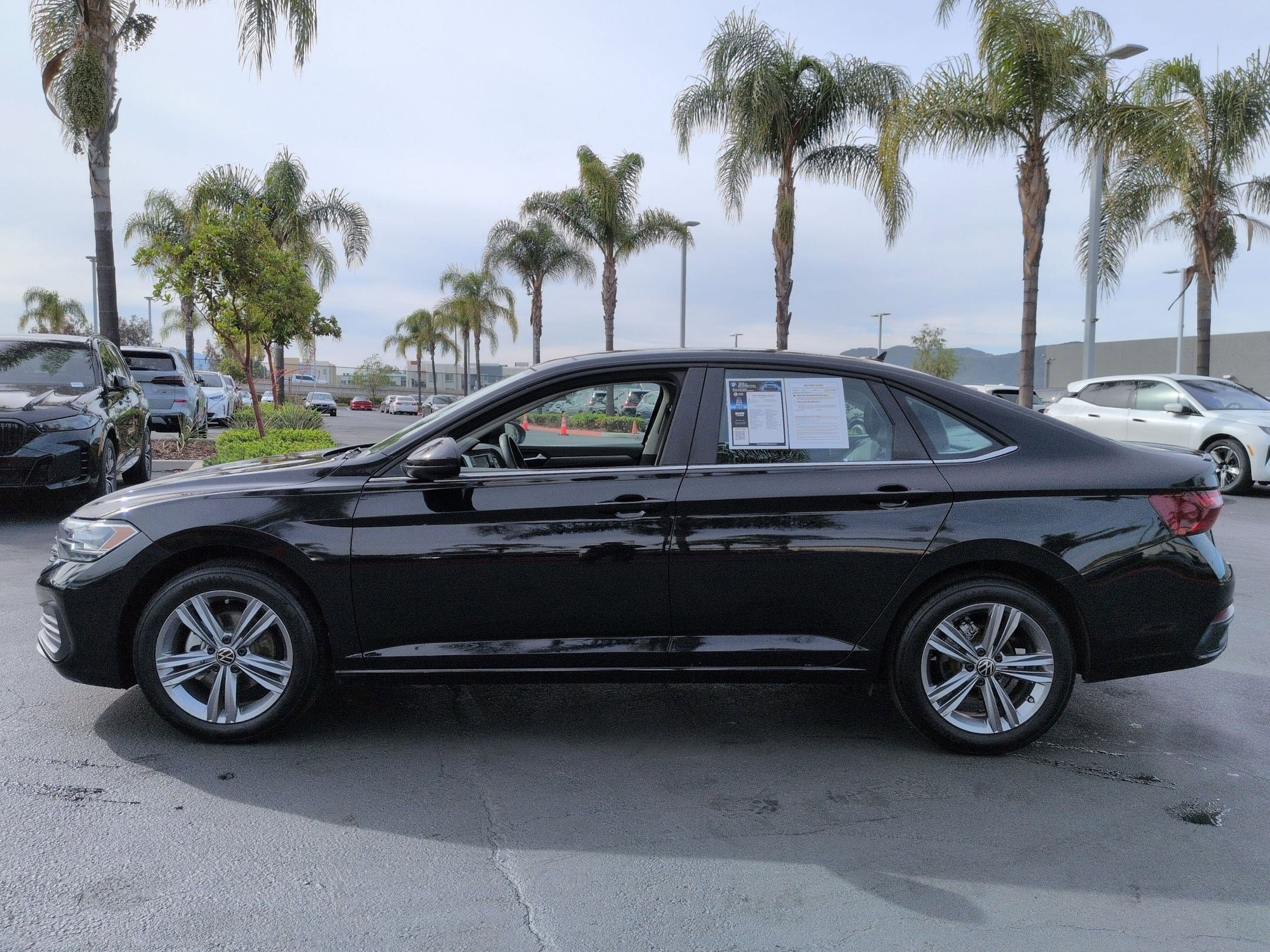 2024 Volkswagen Jetta SE photo 5