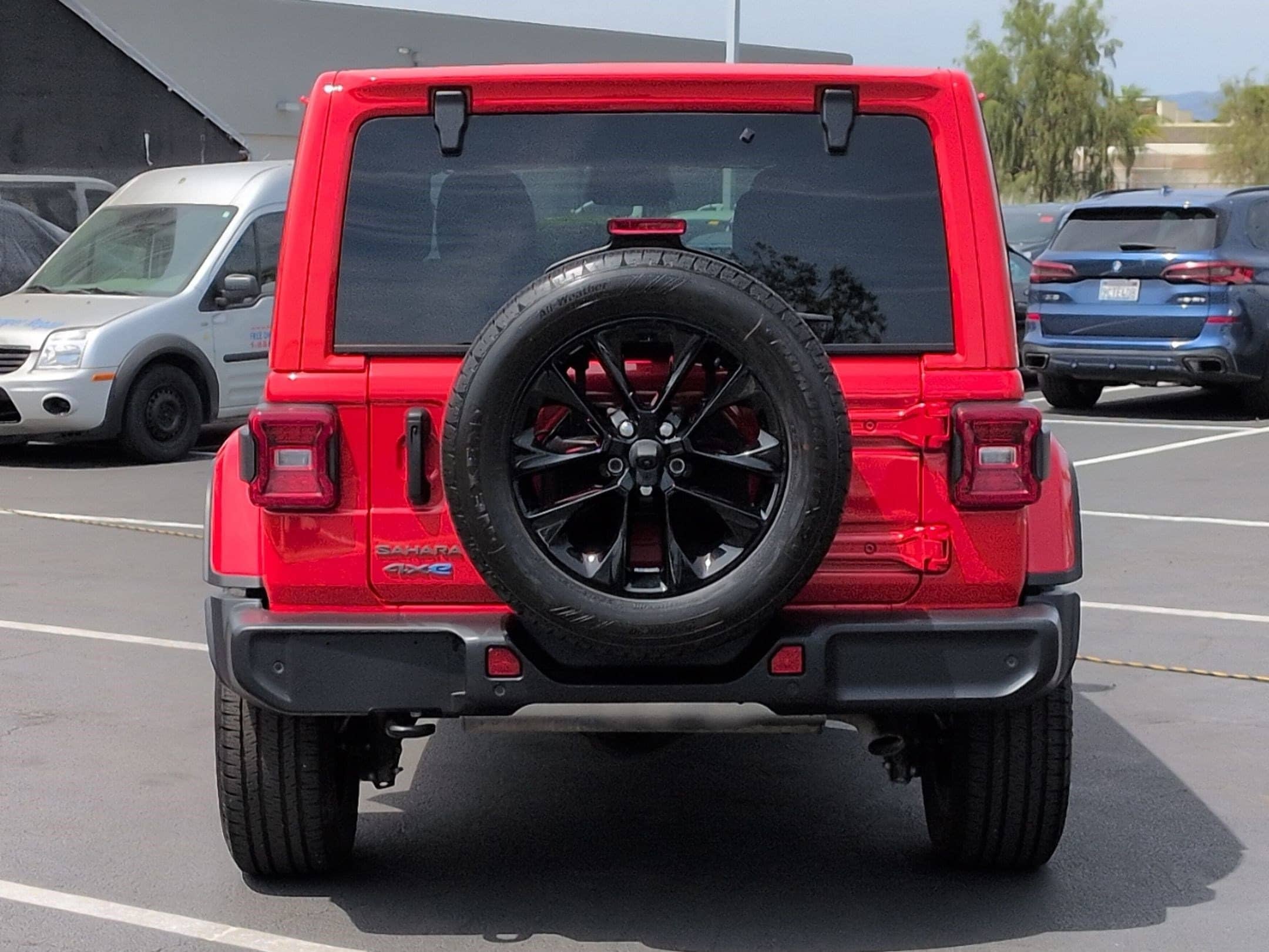 2025 Jeep Wrangler 4xe Sahara photo 3