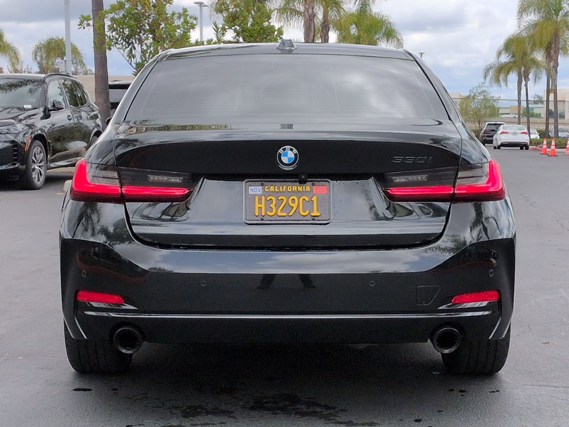 2023 BMW 3 Series 330i photo 3